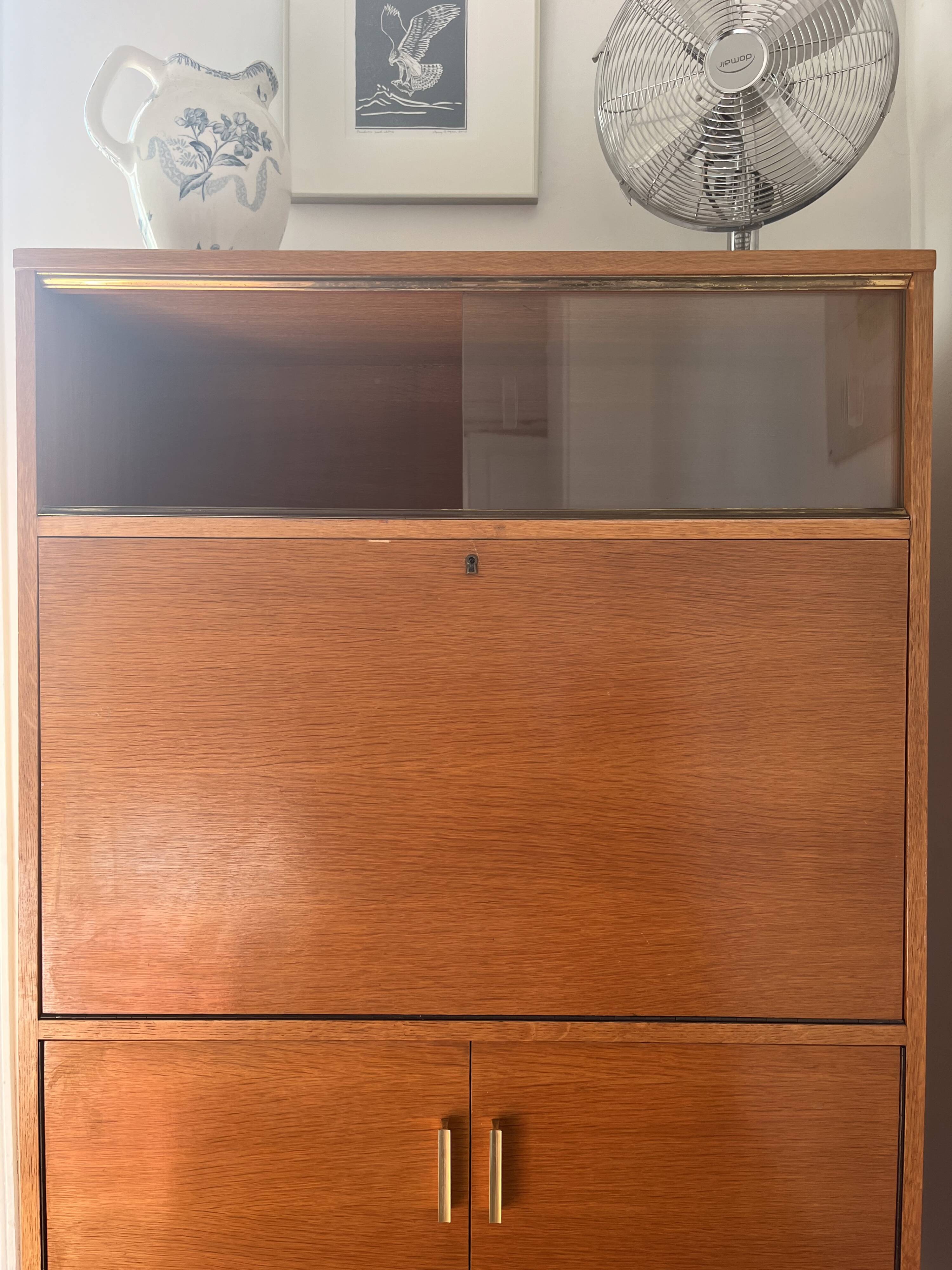 Scandinavian secretary 50-60