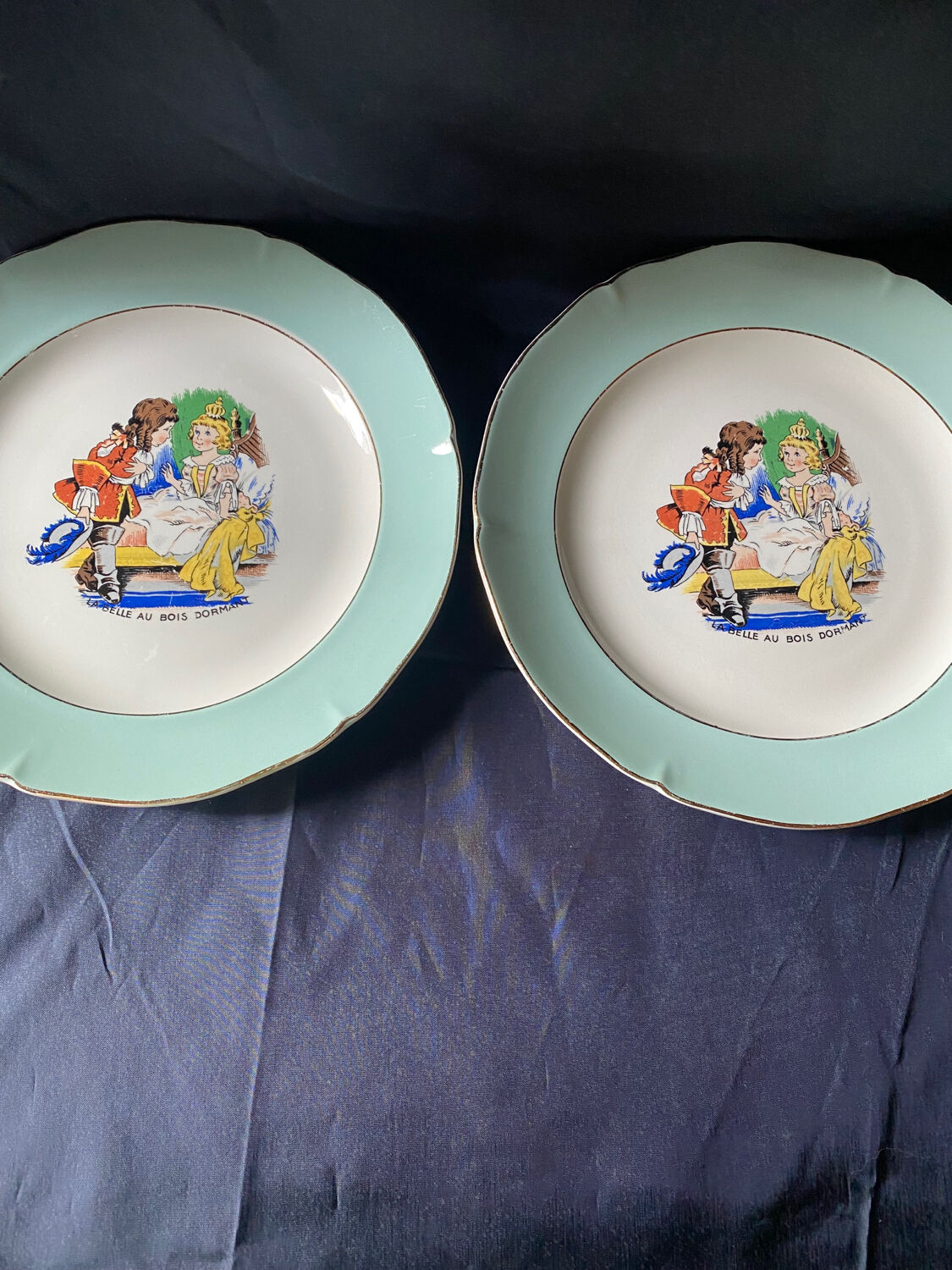 Perrault's tales cake service