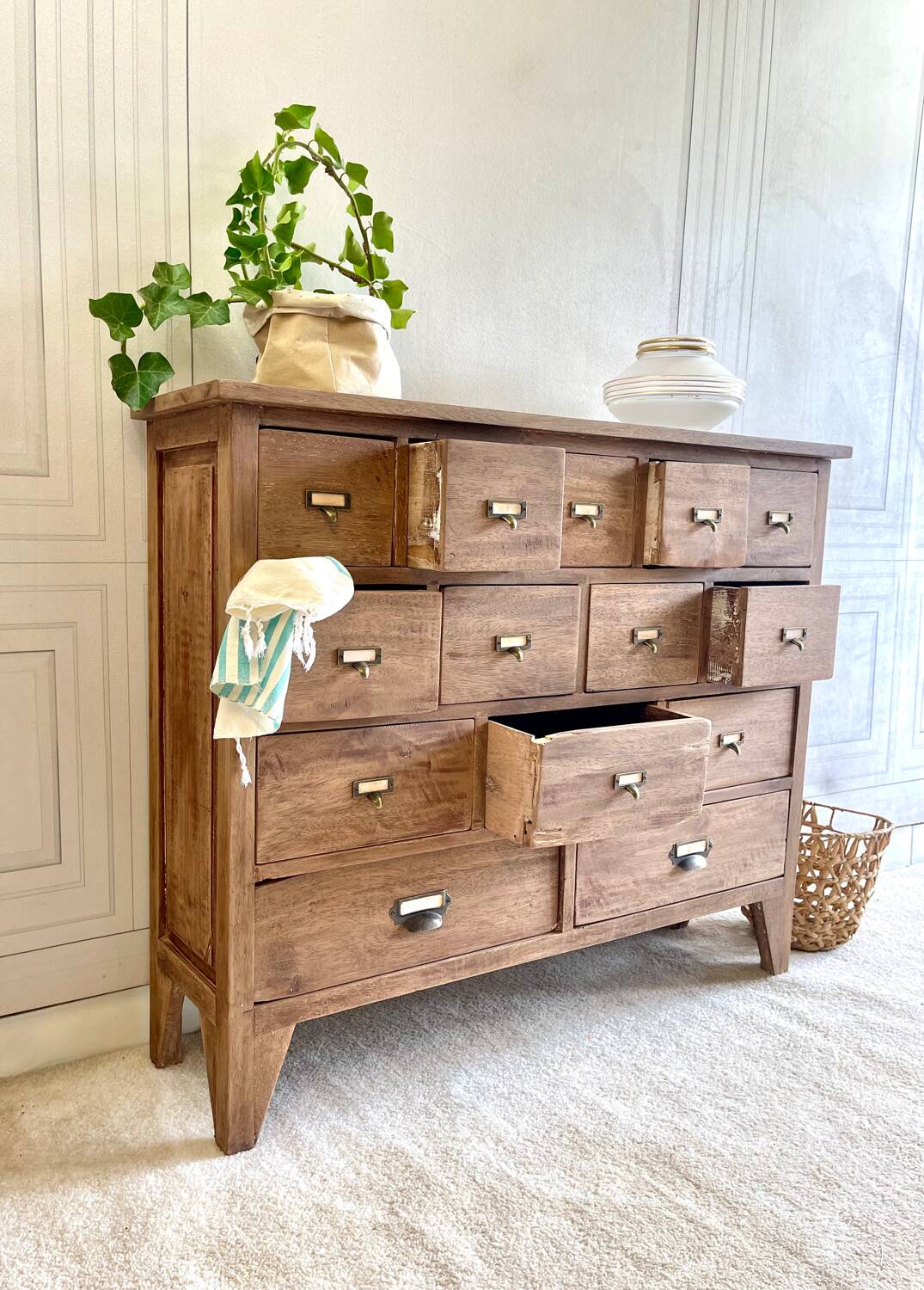 Console furniture trade