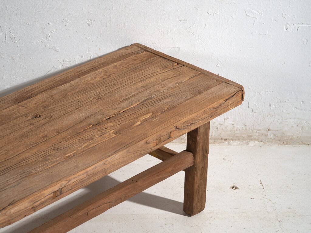 Table basse ancienne en bois de pin – Chine, circa 1930