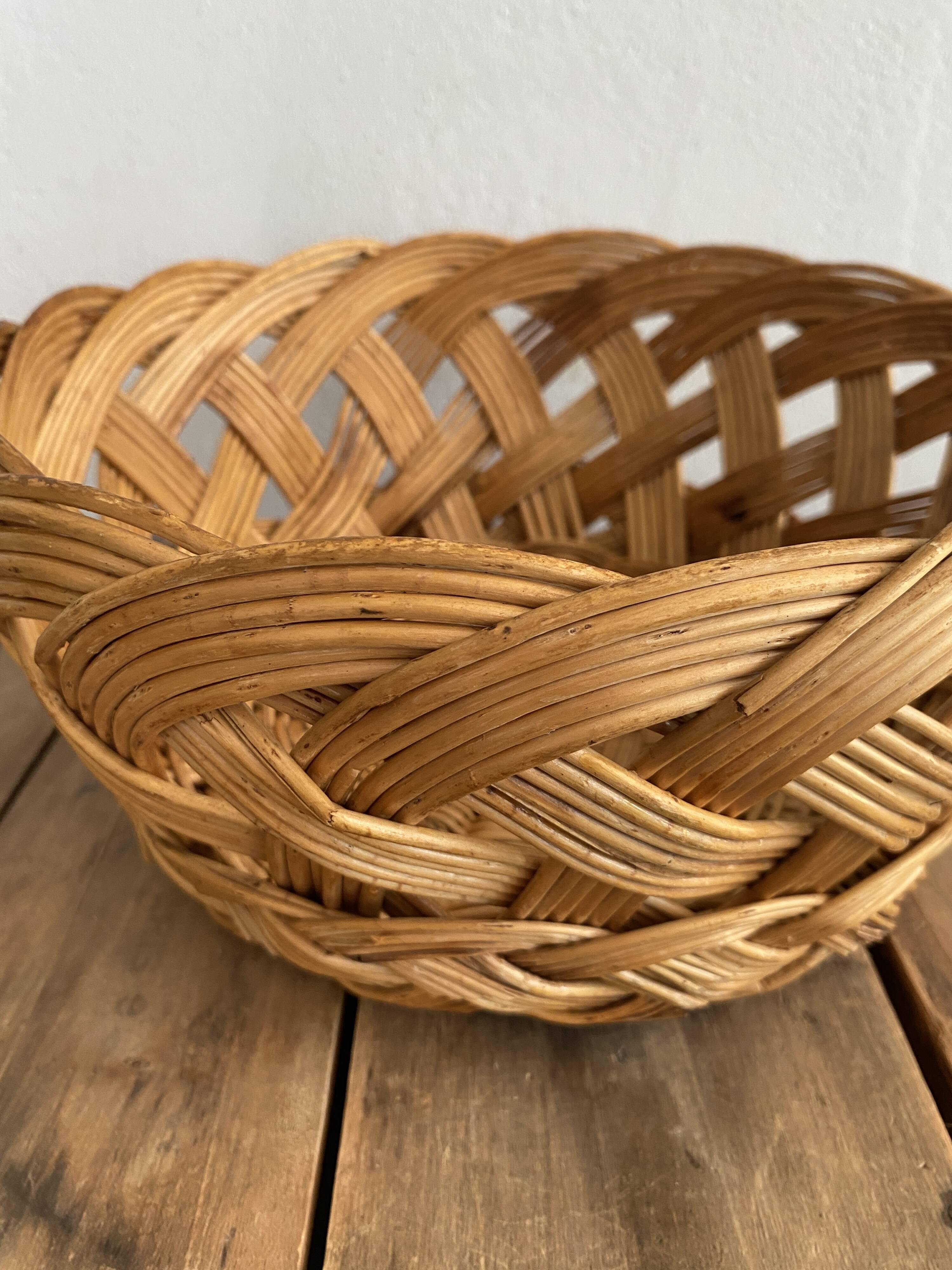 Woven straw basket