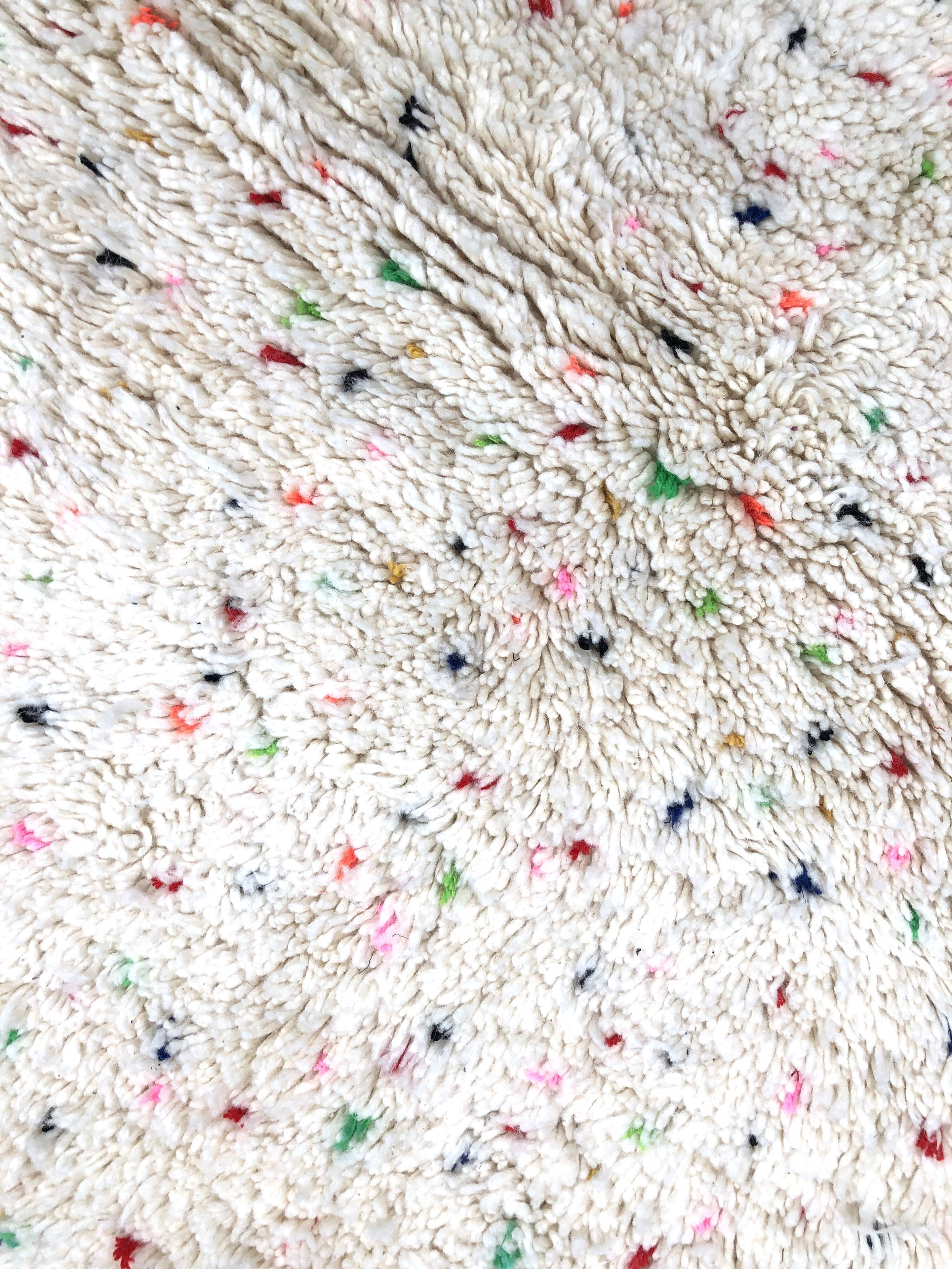 Berber carpet Beni Ouarain with colorful polka dots 1.38 x 1.03m