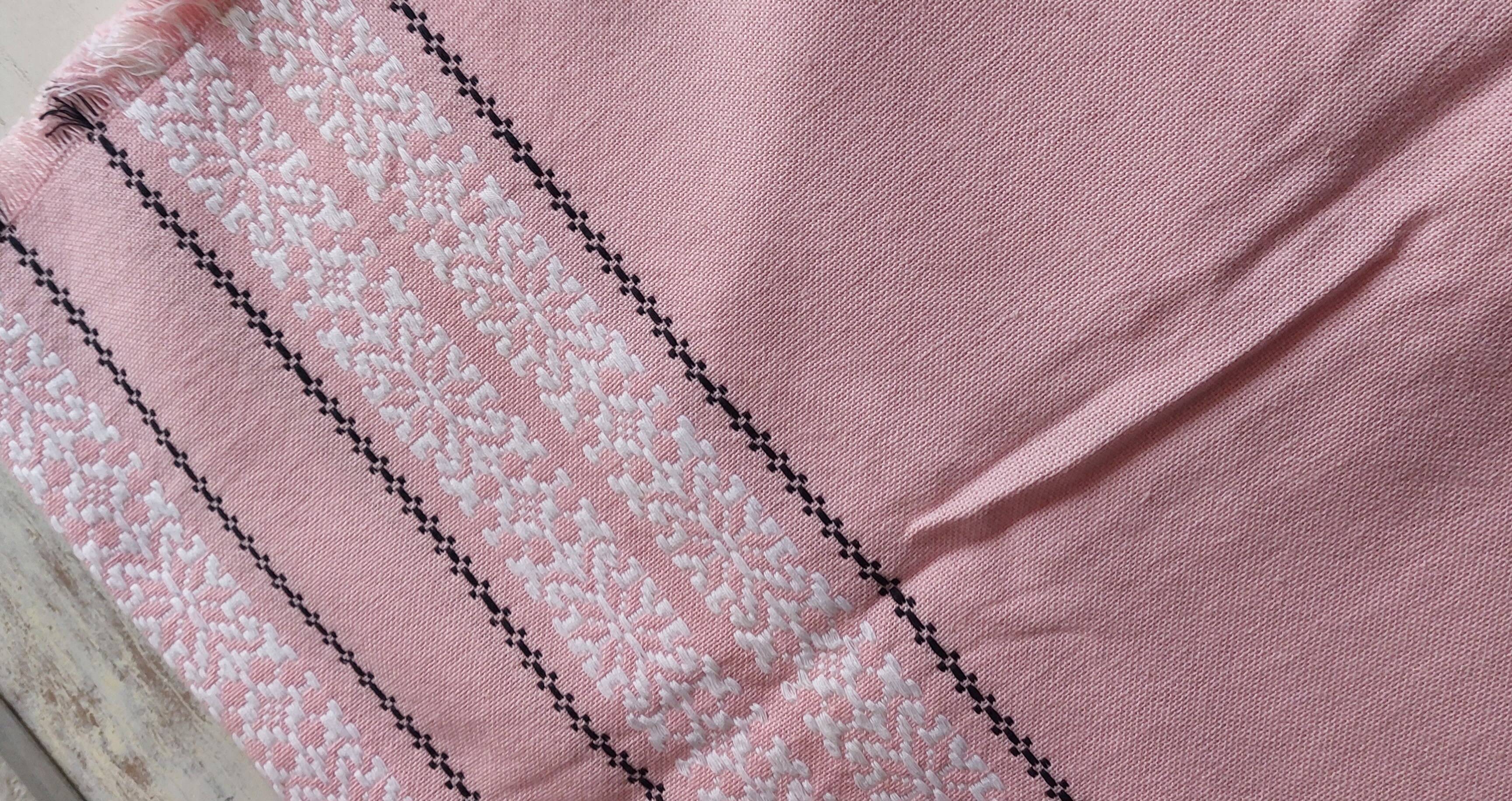 Tablecloth and six napkins