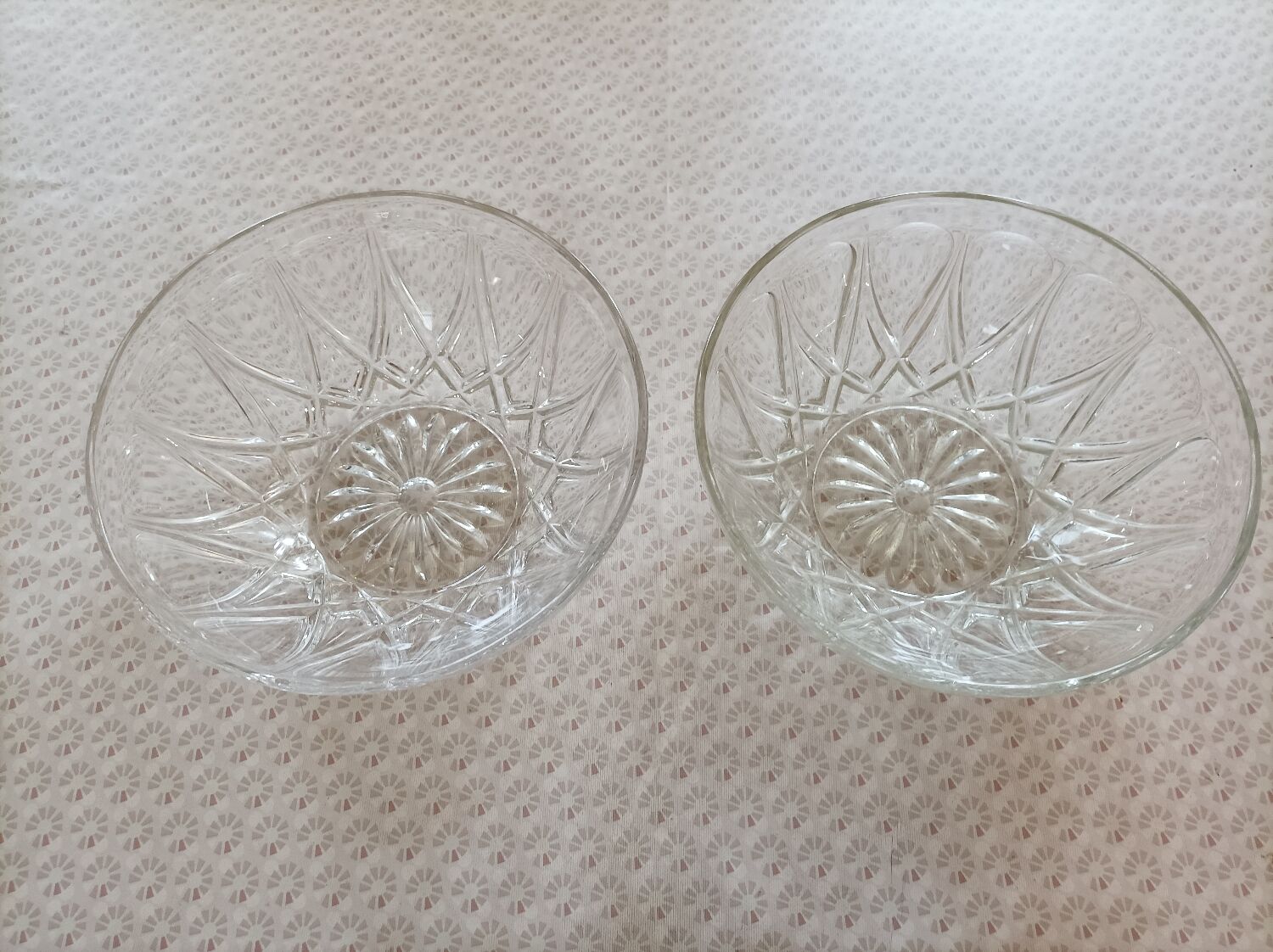 Set of 2 vintage molded glass salad bowls