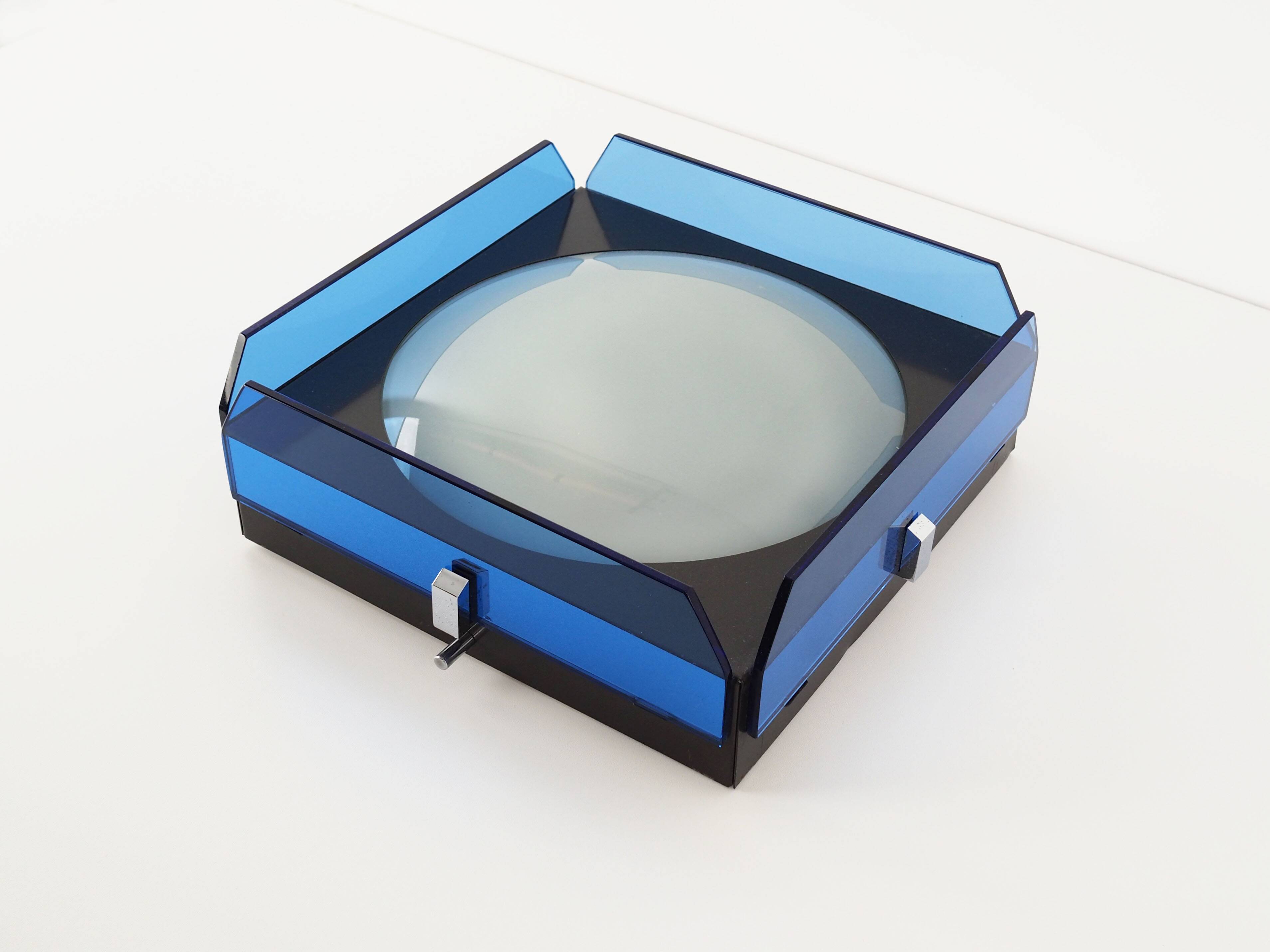 Wall lamp, Murano glass, Italian design, 1970s, manufacture: Vega