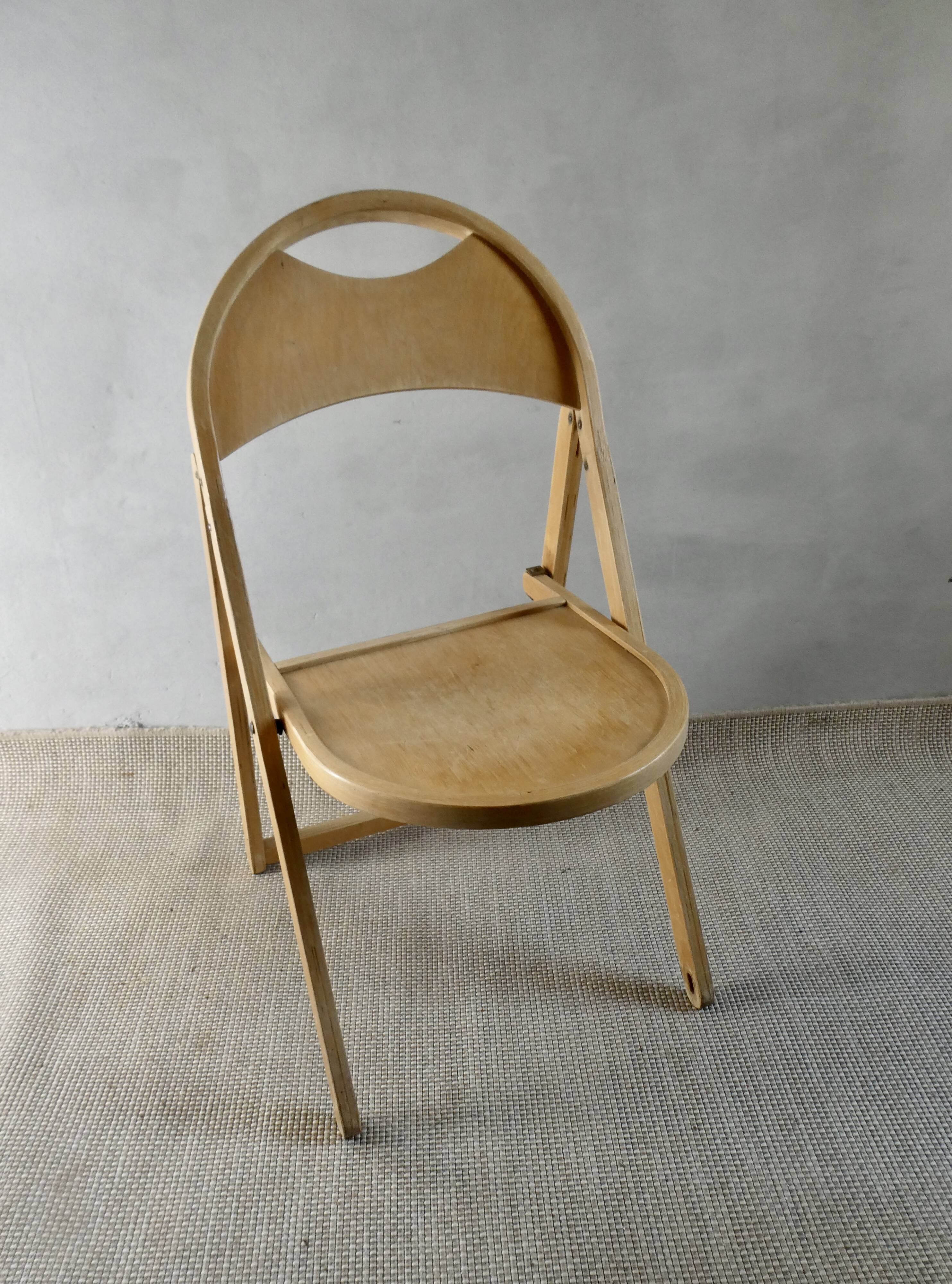 Folding wooden chair model No 24 OTK, around 1960