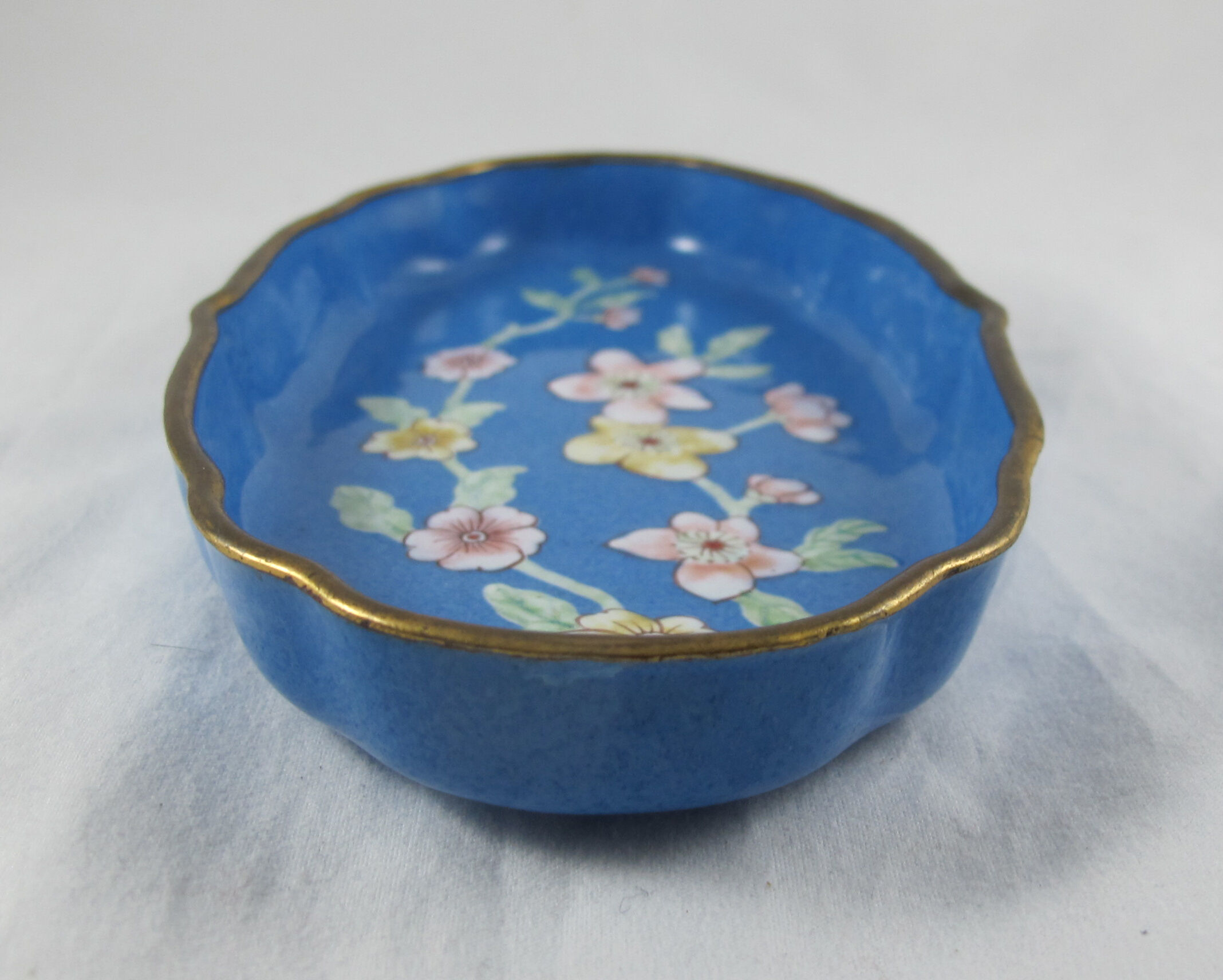 Chinese bronze enamelled catchall