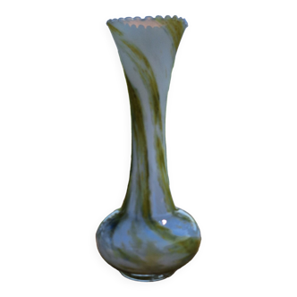 Vase en opaline