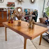 Extendable dining table in NATHAN teak