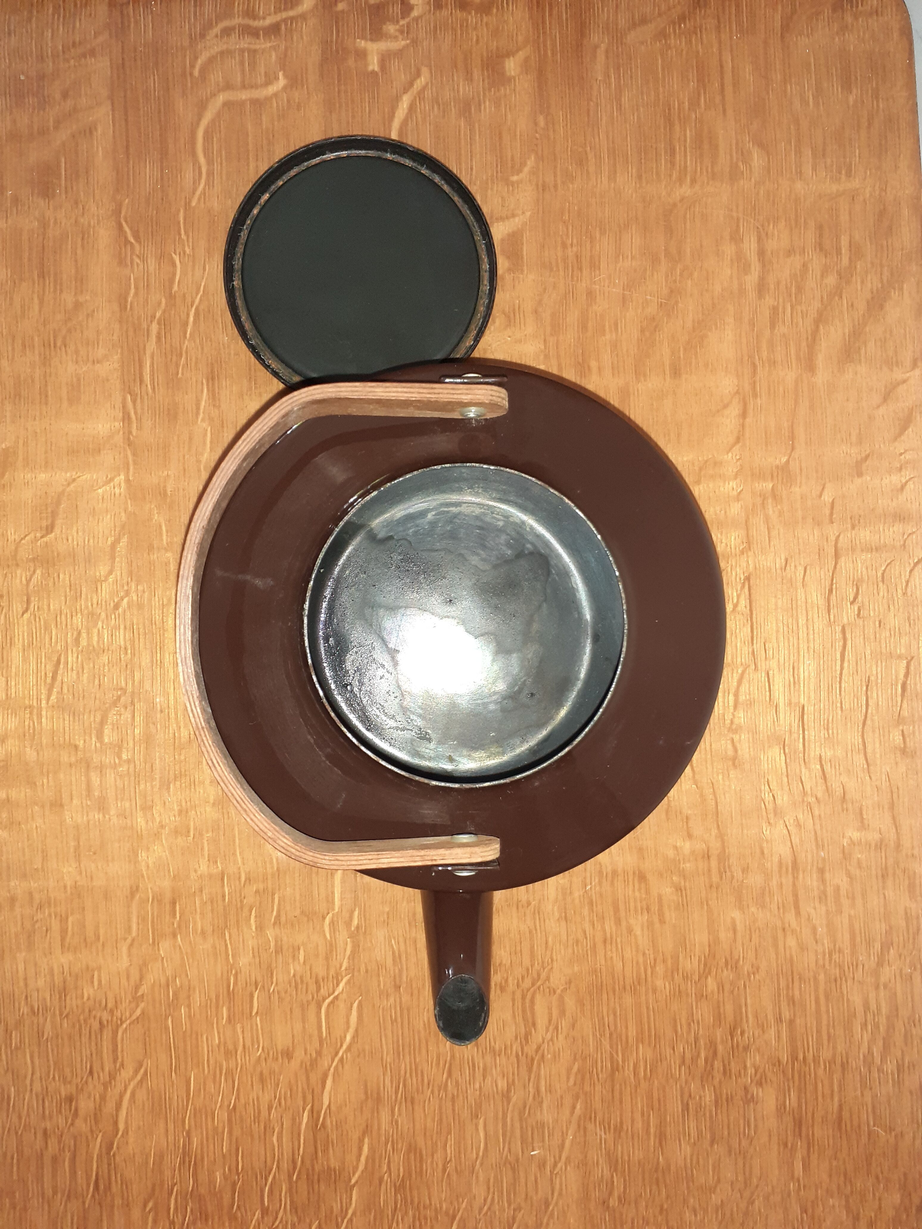 Teapot kettle in enamelled sheet metal, Mickaël Lax Copco