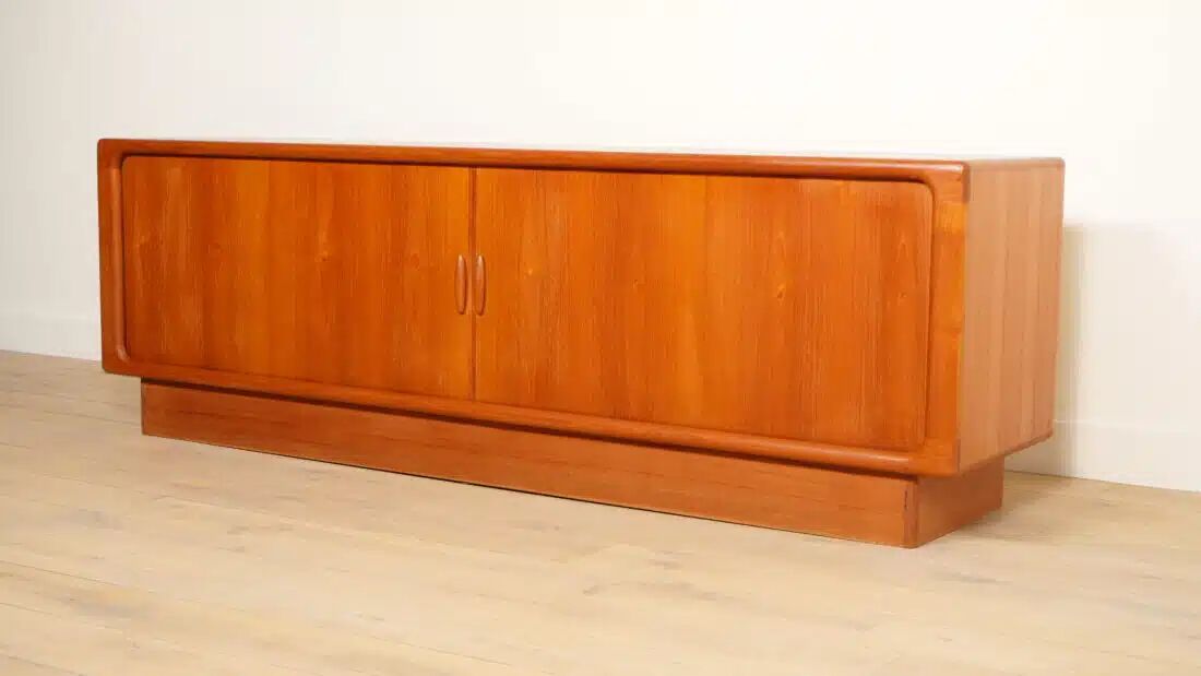 Vintage sideboard | 220 cm Dyrlund | 1960s | Tambour doors
