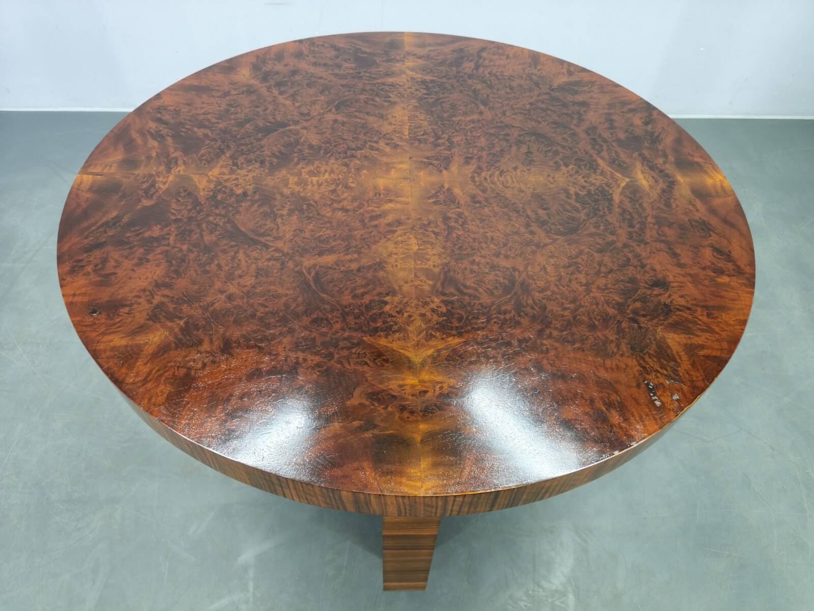 Table basse en placage de noyer Art Déco, Tchécoslovaquie, années 1930