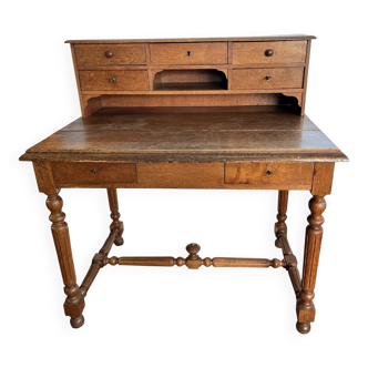Antique oak tiered desk with stretcher, early 20th century.