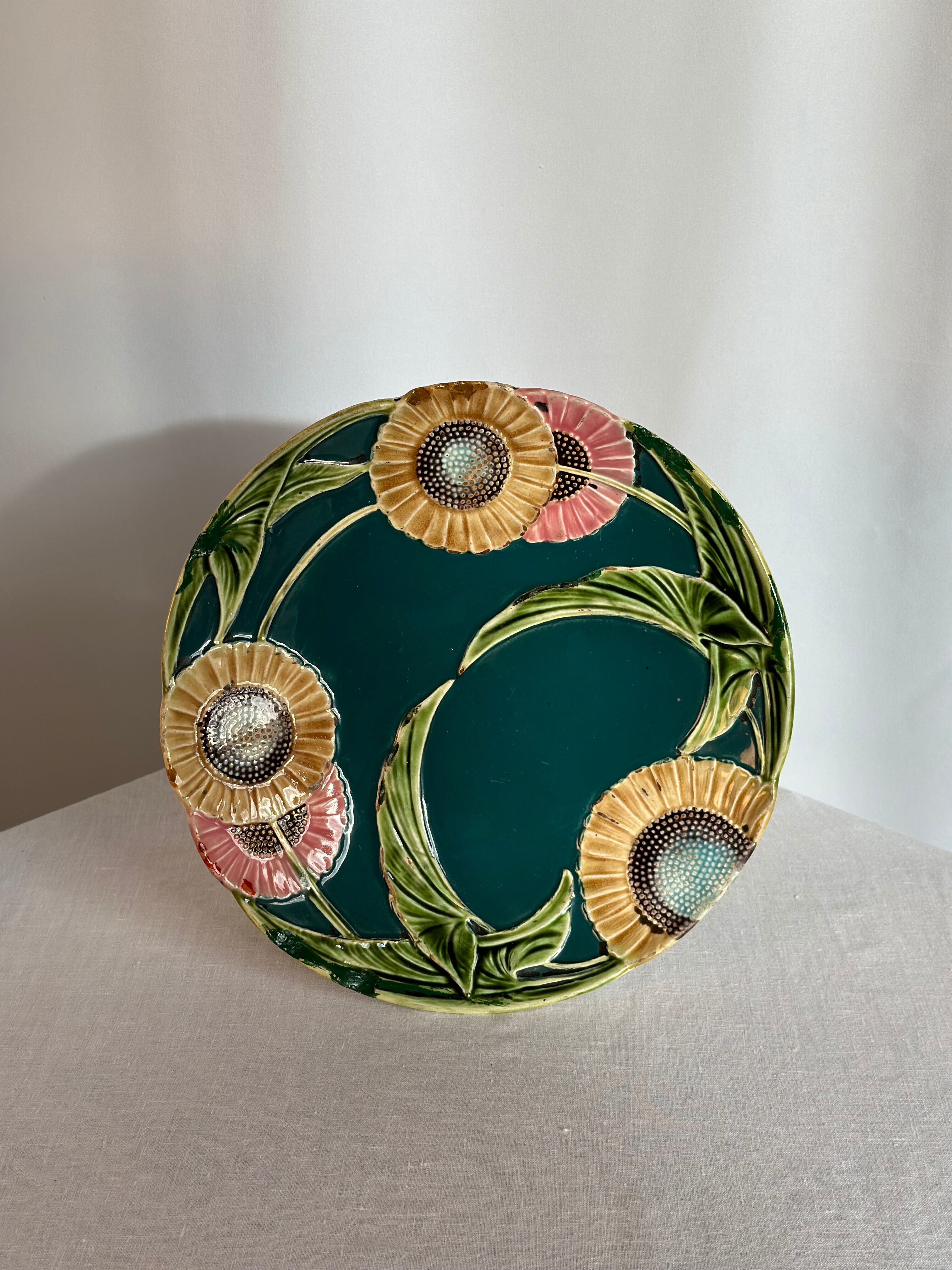 Assiette en céramique, XXème siècle