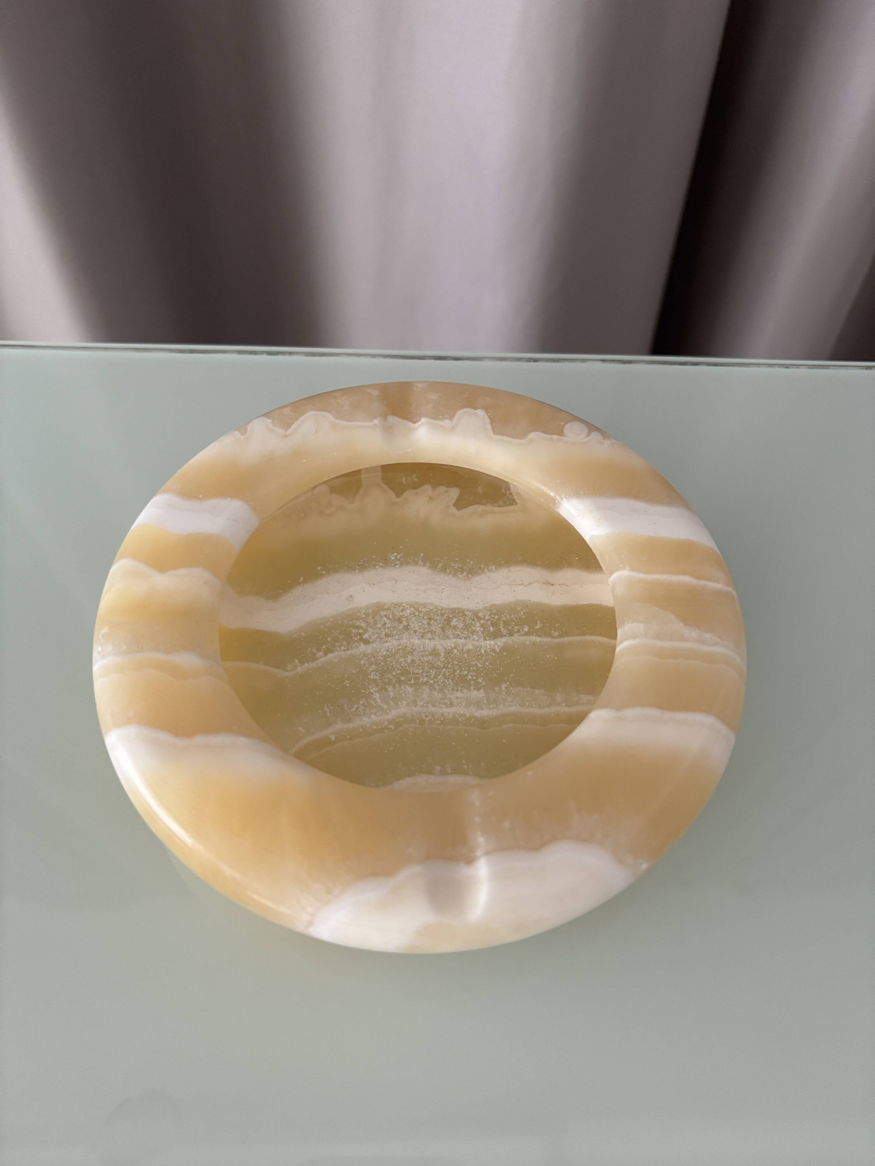 Vintage Onyx Ashtray – Hand-Carved, Natural Honey Tones (ca. 1960s–1970s)