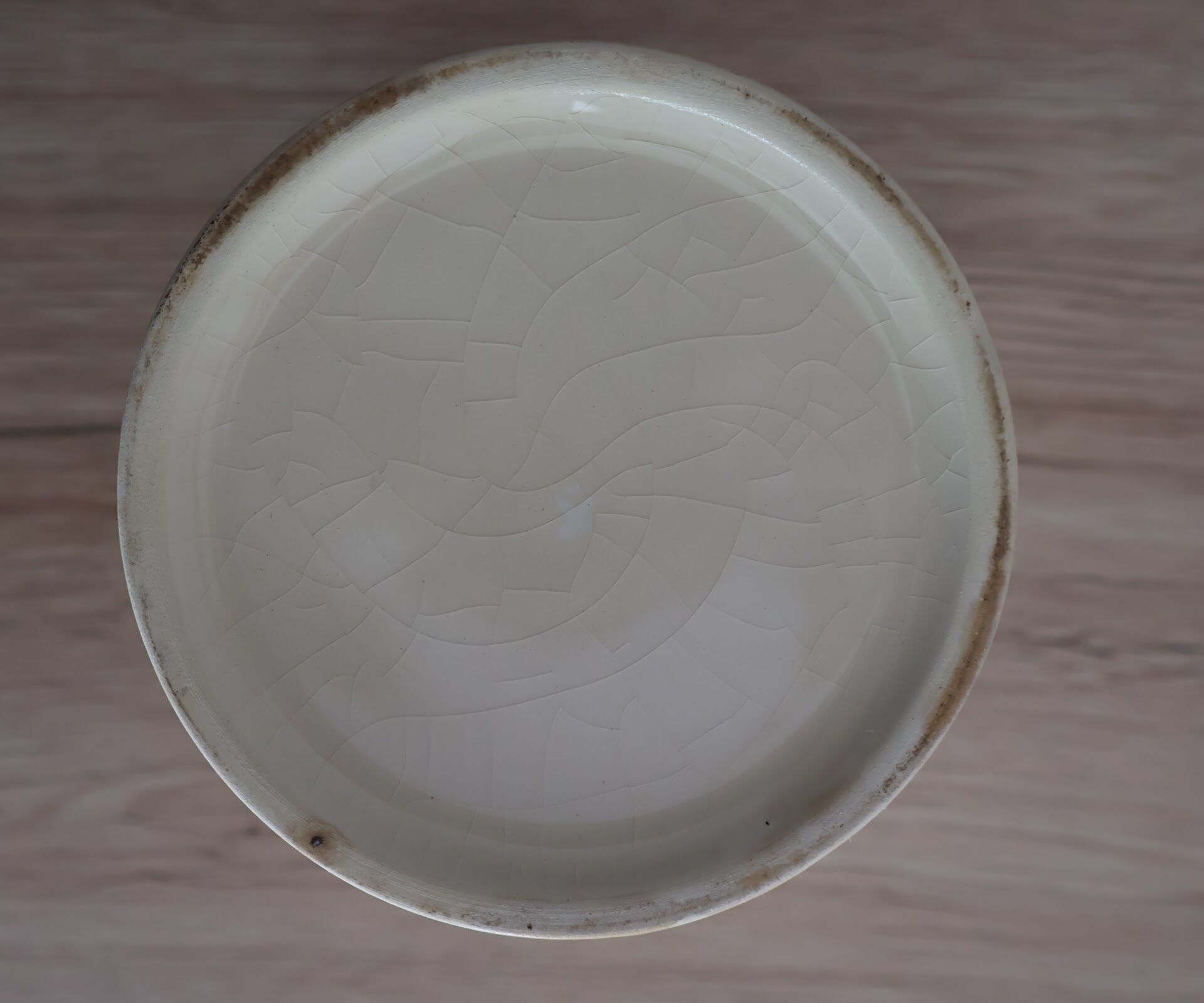 Spice jar with floral lid