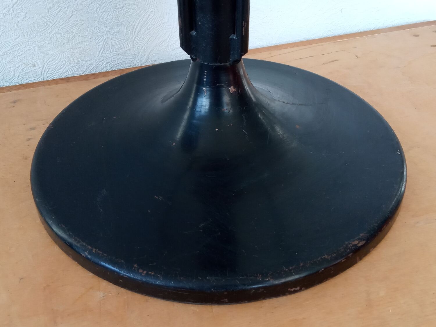 Pair of 60s tulip foot bar stools