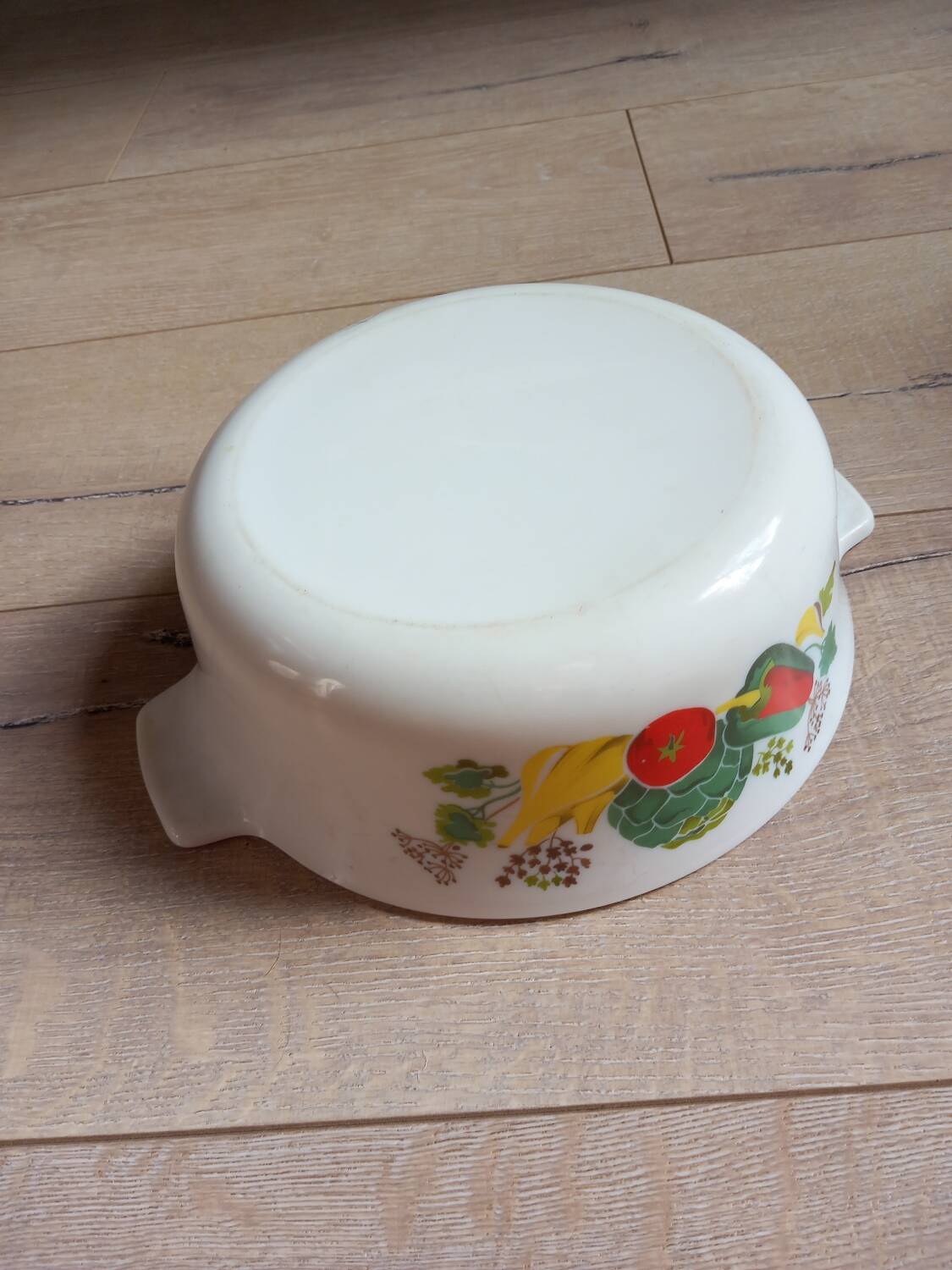 Set of 2 vintage dishes