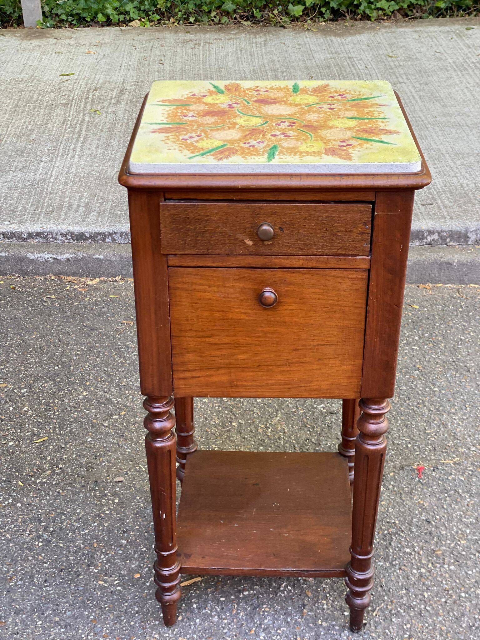 Table de chevet en bois massif henri II du 19ème