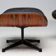 Fauteuil Eames XL et repose-pieds en palissandre de Santos avec cuir chocolat.