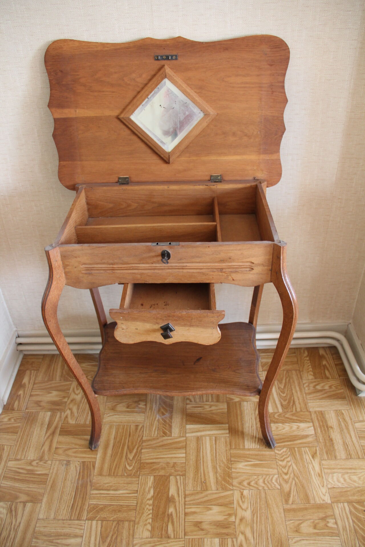 Table d'appoint avec rangement en chêne