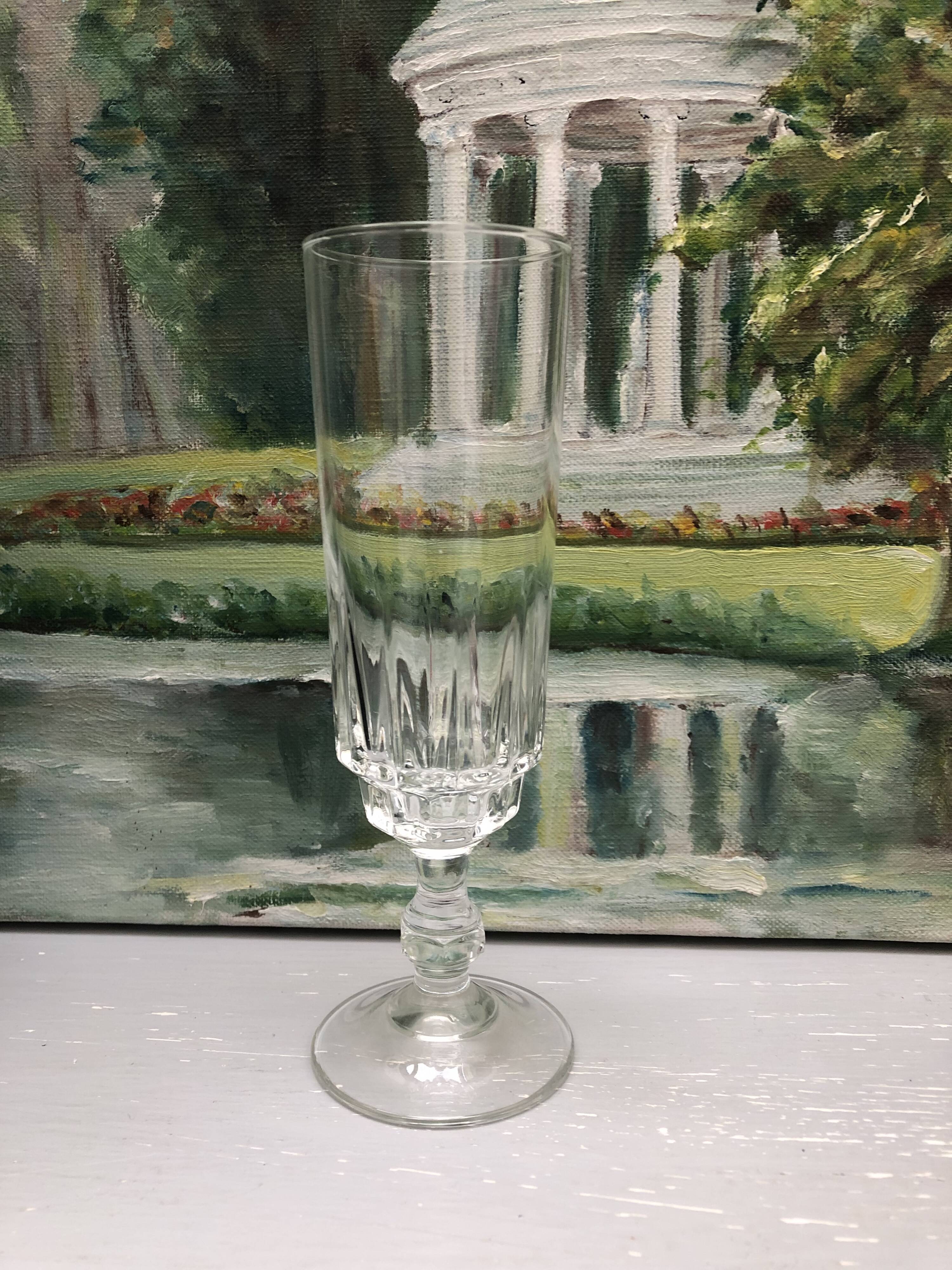 Set of 6 lance model champagne flutes, design made in France from the 1970s.