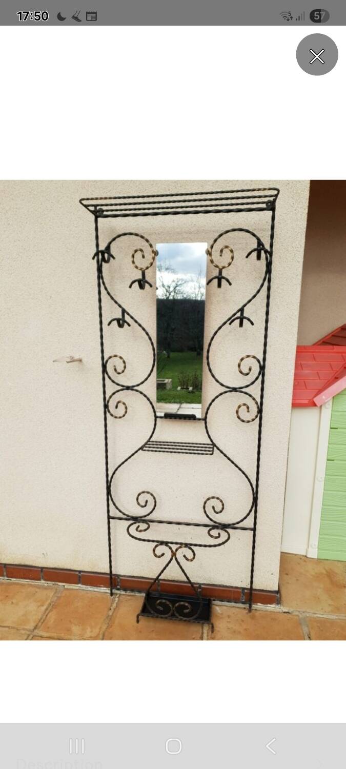 Wall-mounted coat rack