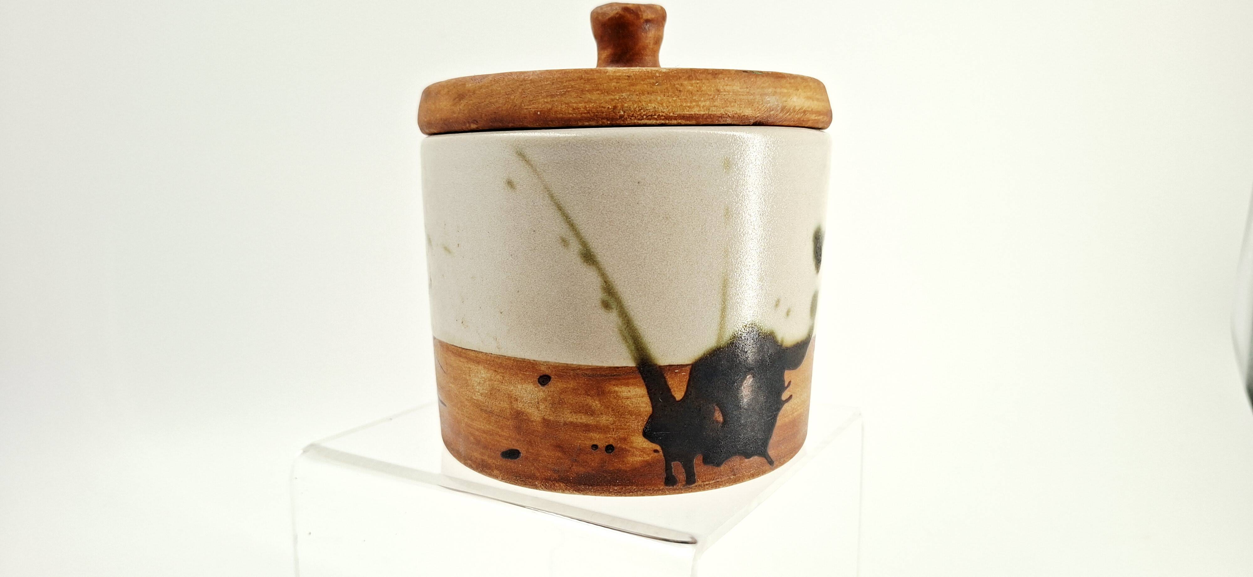Lidded pot in stoneware — La Colombe pottery, 1970s
