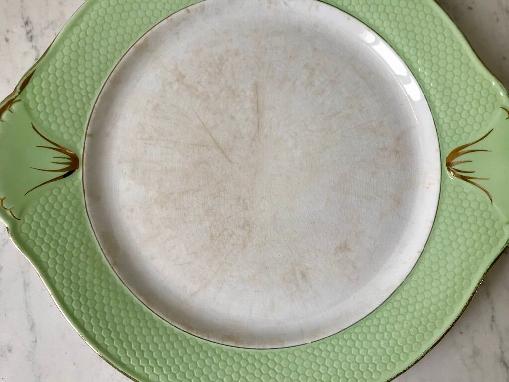 pastel green cake dish honeycomb Moulin des Loups / L'Amandinoise years 52