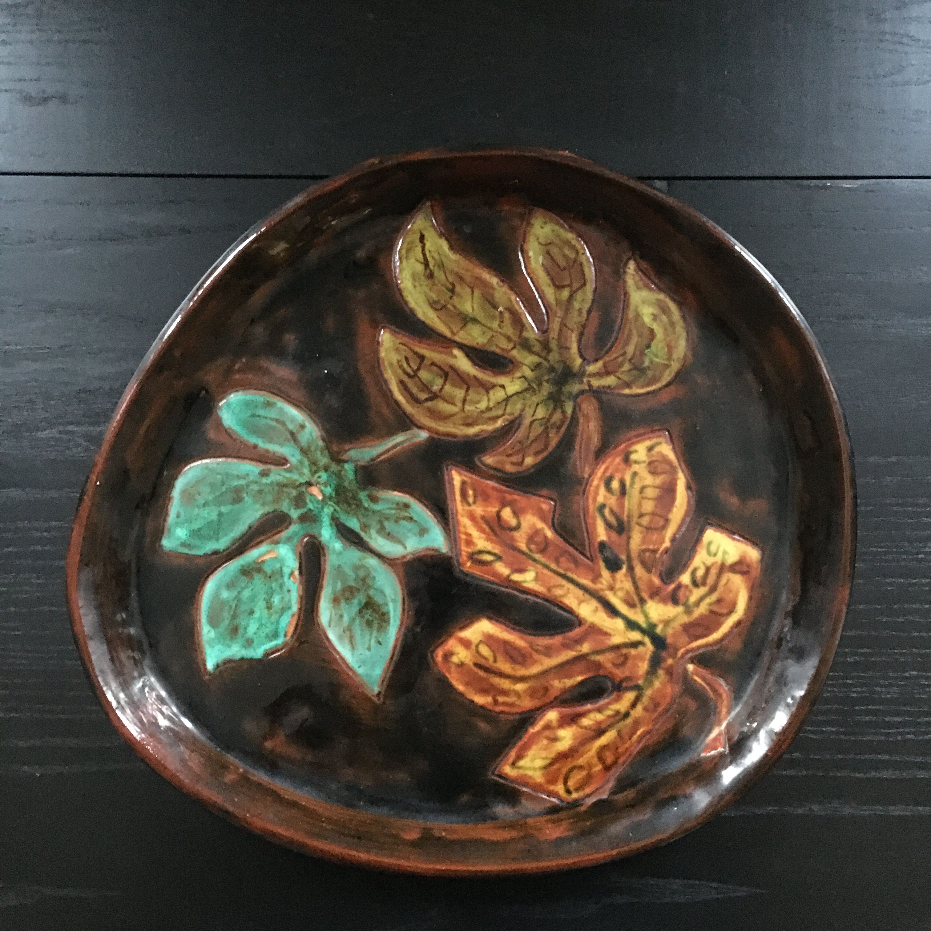 3-leaf plate signed GR