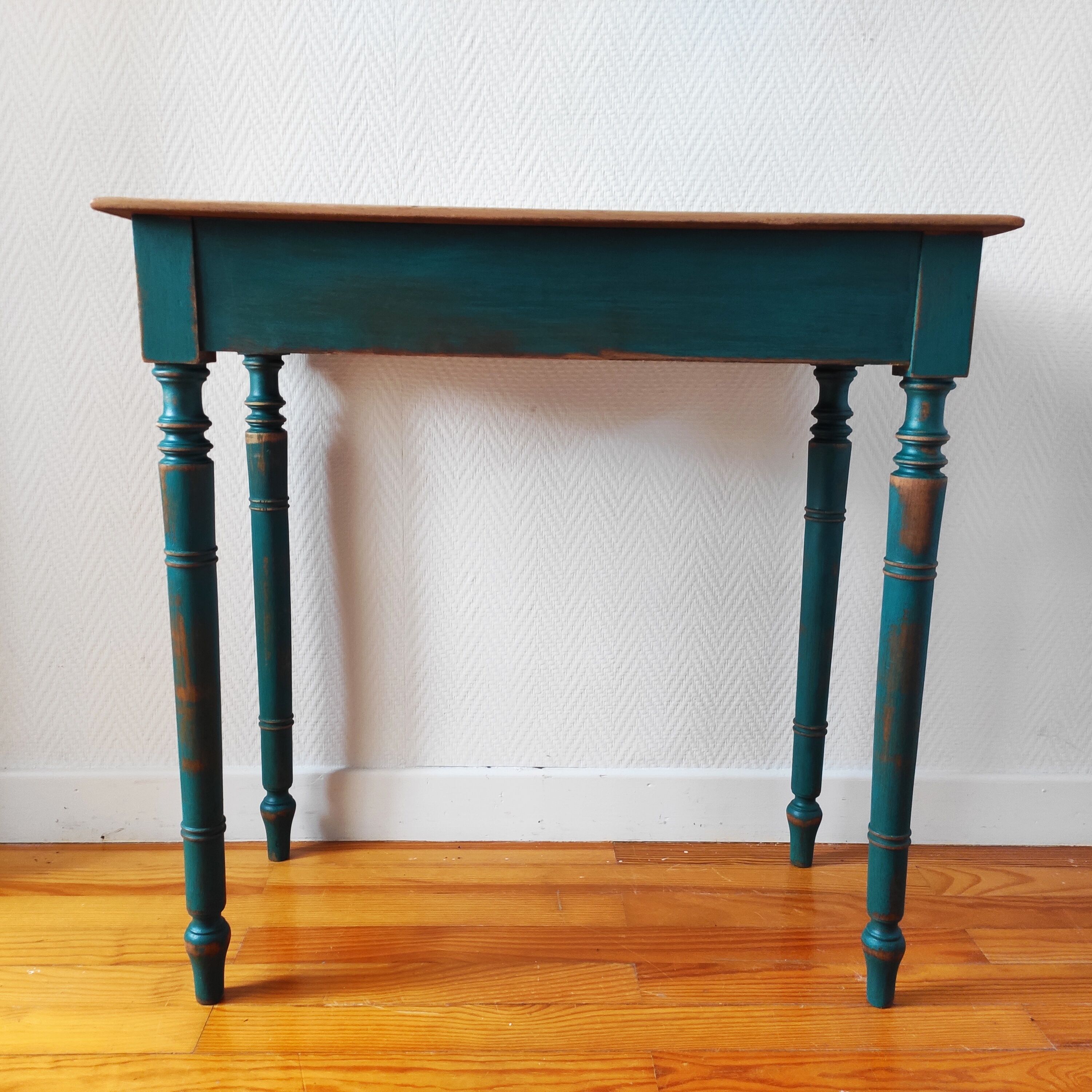 Patinated farmhouse table