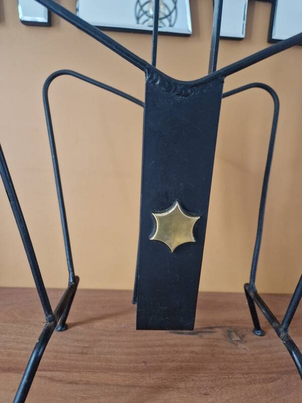 Jacques Adnet (1900-1984) - Black lacquered metal and brass magazine rack