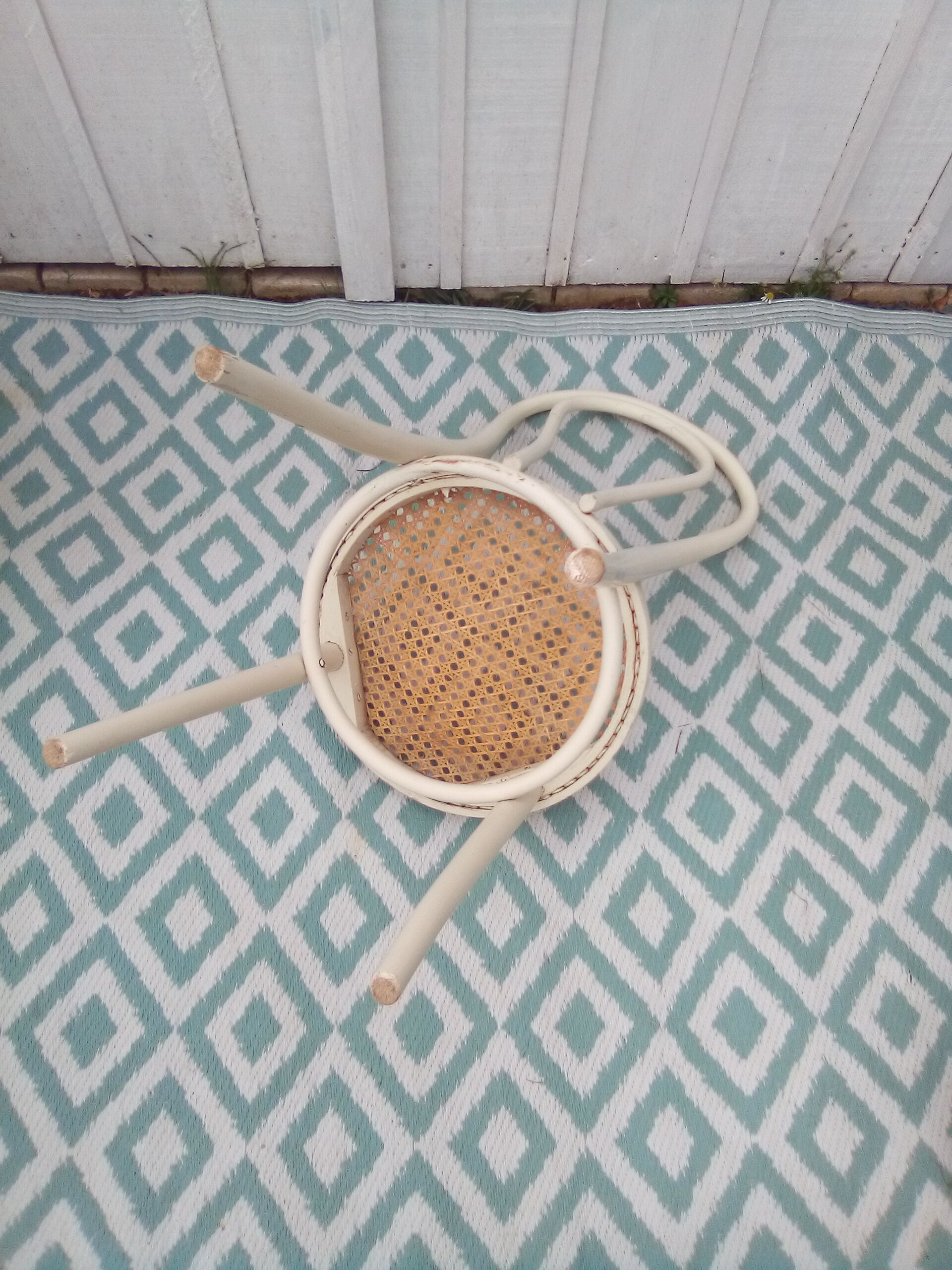 Lot of 4 bistro chairs in caned wood