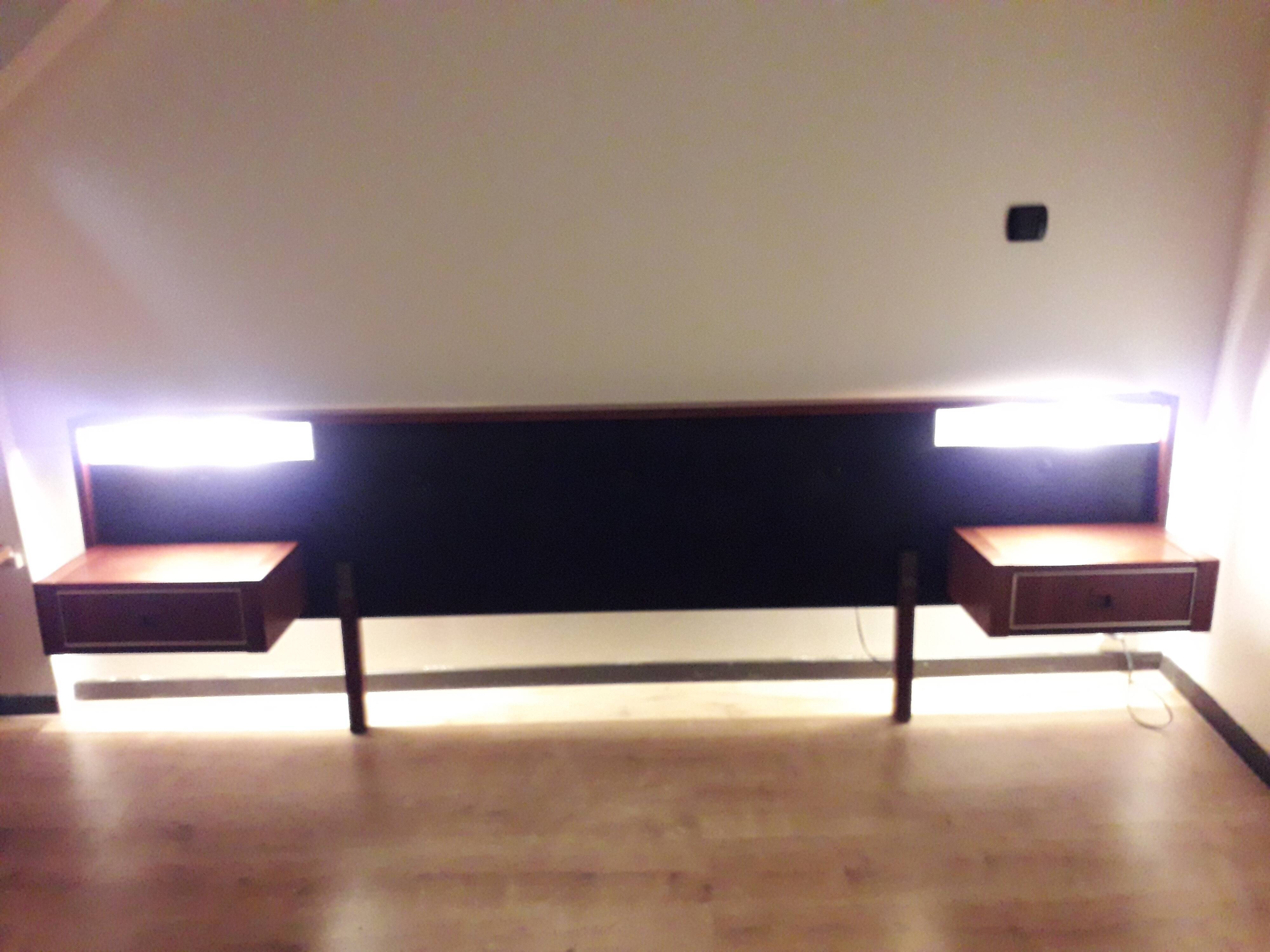 Bedhead with built-in appliques