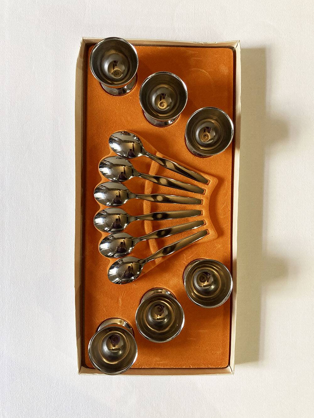 Service coquetiers en inox par Guy Degrenne