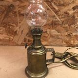 Ancienne lampe a huile électrifiée abeille laiton + verre vintage