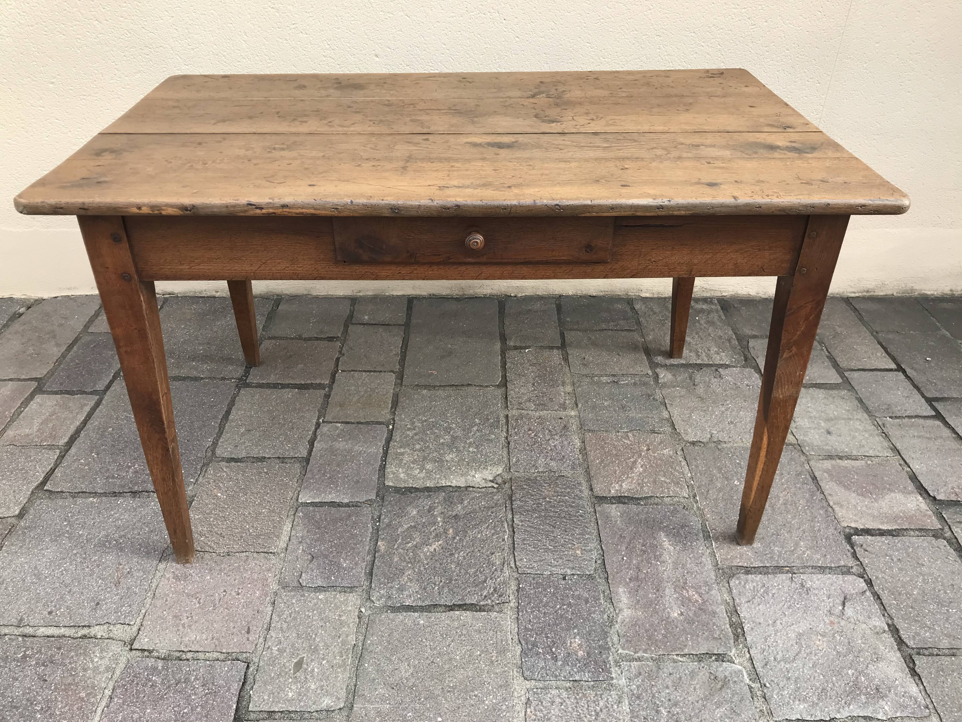 Farm table