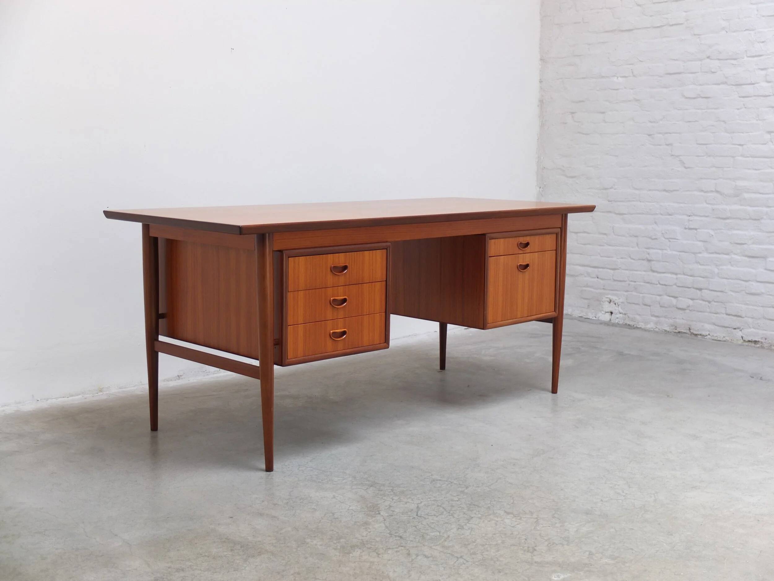 Freestanding executive desk by Oswald Vermaercke for V-Form, 1960s