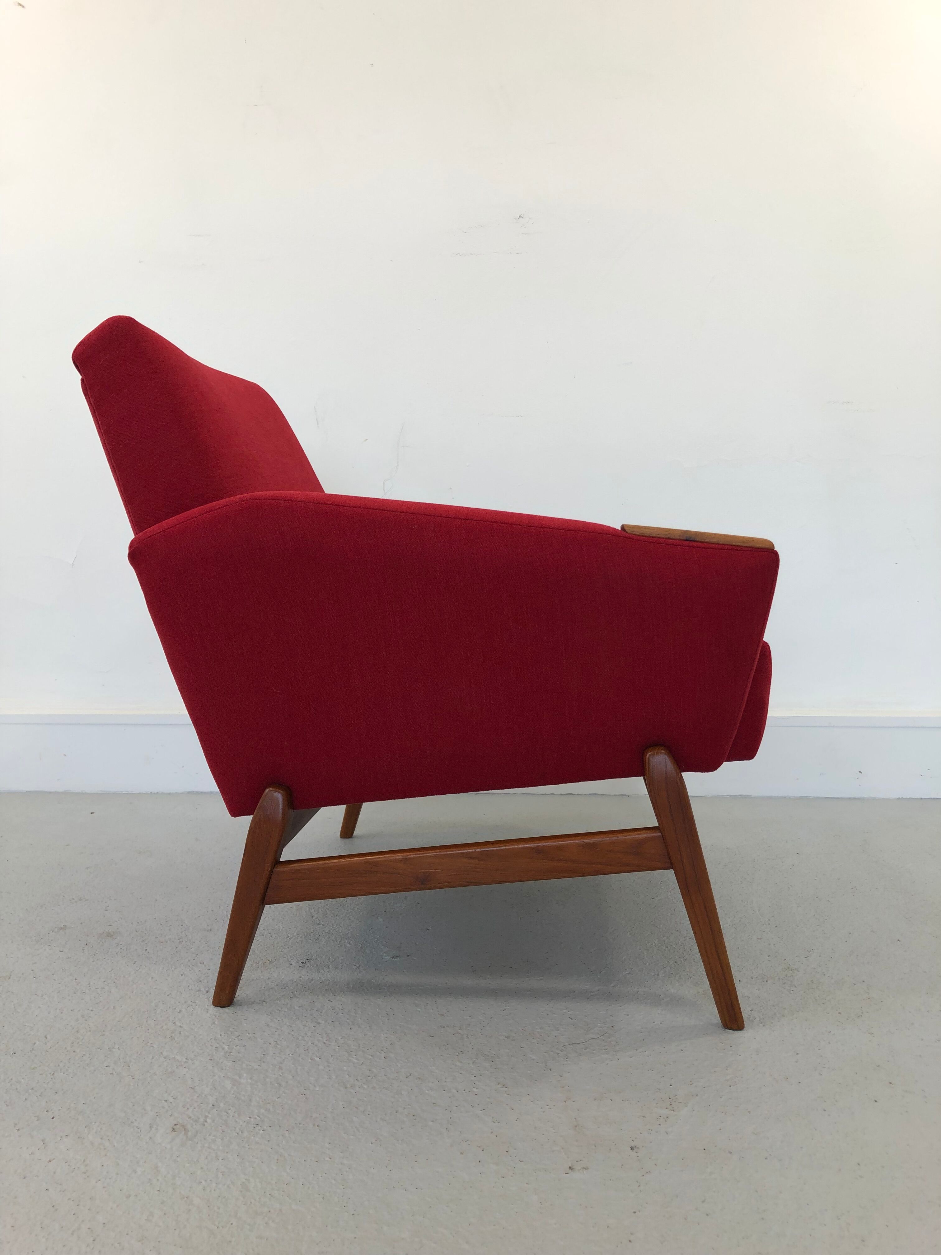DANISH DESIGN ARMCHAIR IN WOOL & TEAK WOOD, 1970S