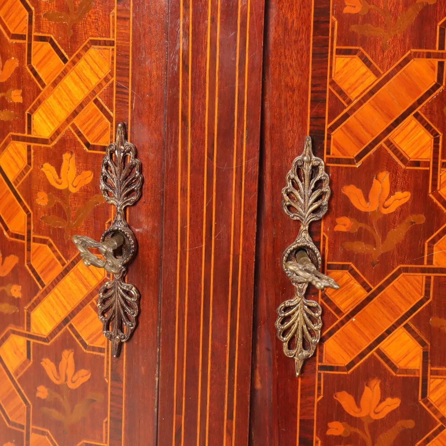 Buffet demi-lune ancien de style néoclassique XXe siècle