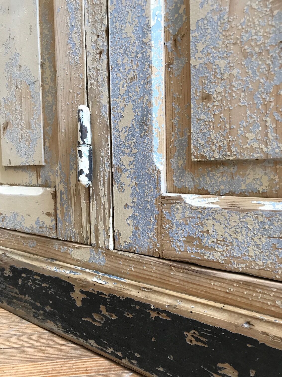 Wooden workshop vestiary