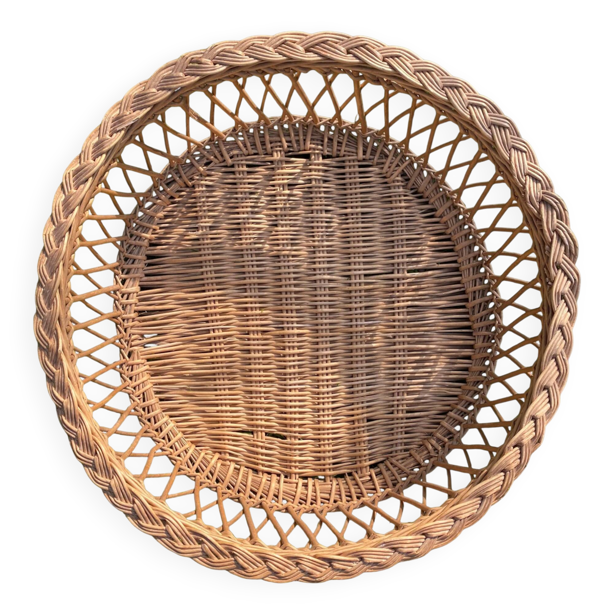 Woven wicker basket