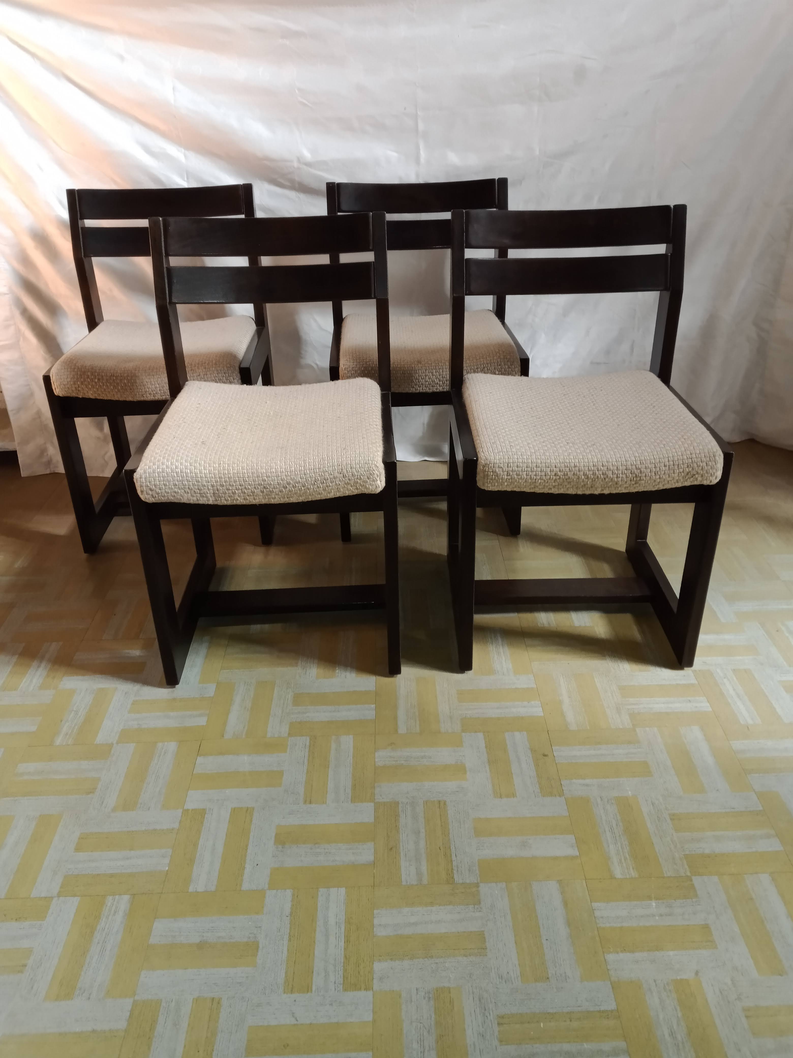 4 chairs house regain