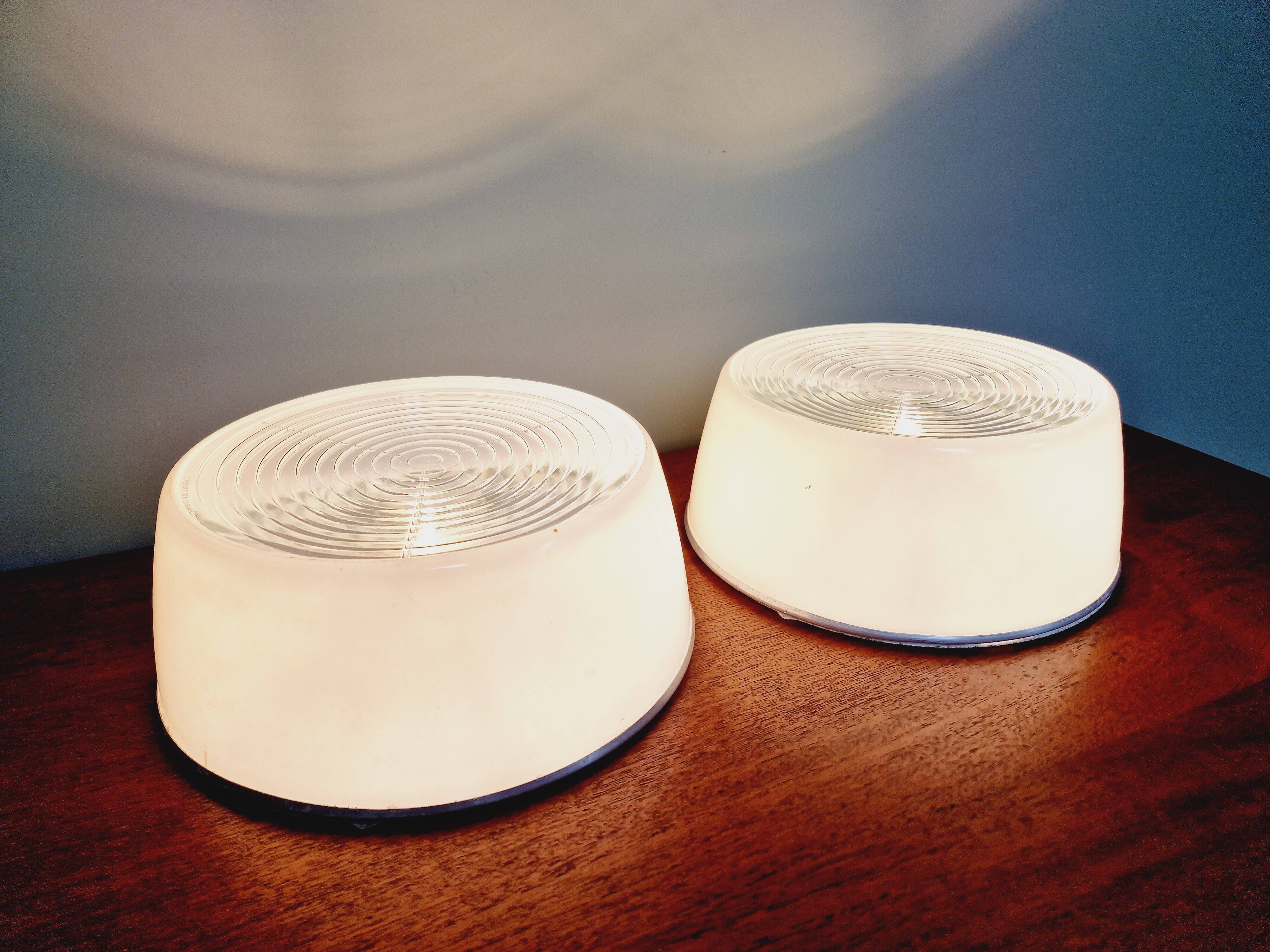 Plafonnier industriel Holophane en verre opaline blanc et transparent (7 disponibles)