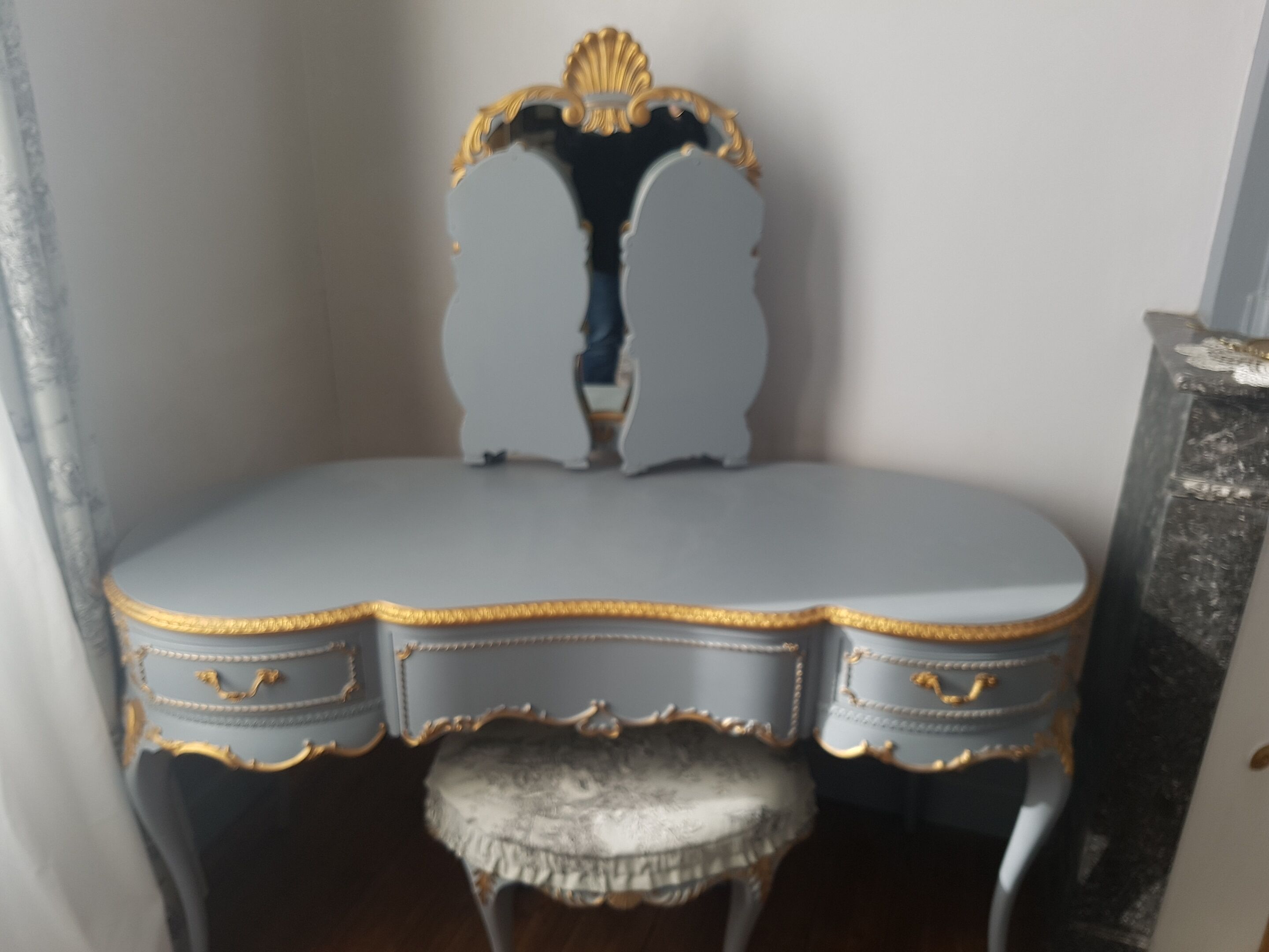 Coiffeuse style Louis XV