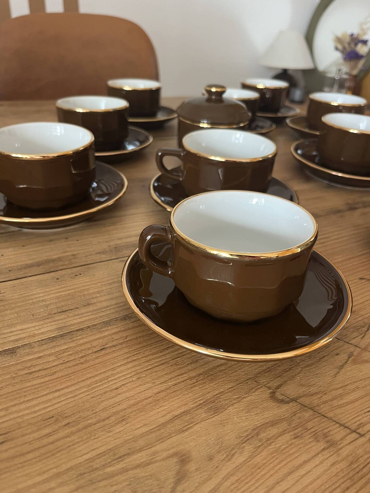 Coffee cups, Cappuccino, Yves Déshoulières, brown and gold, Nescafé