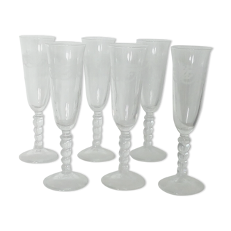 Série de 6 flutes a champagne en verre cristallin motif grave Italie