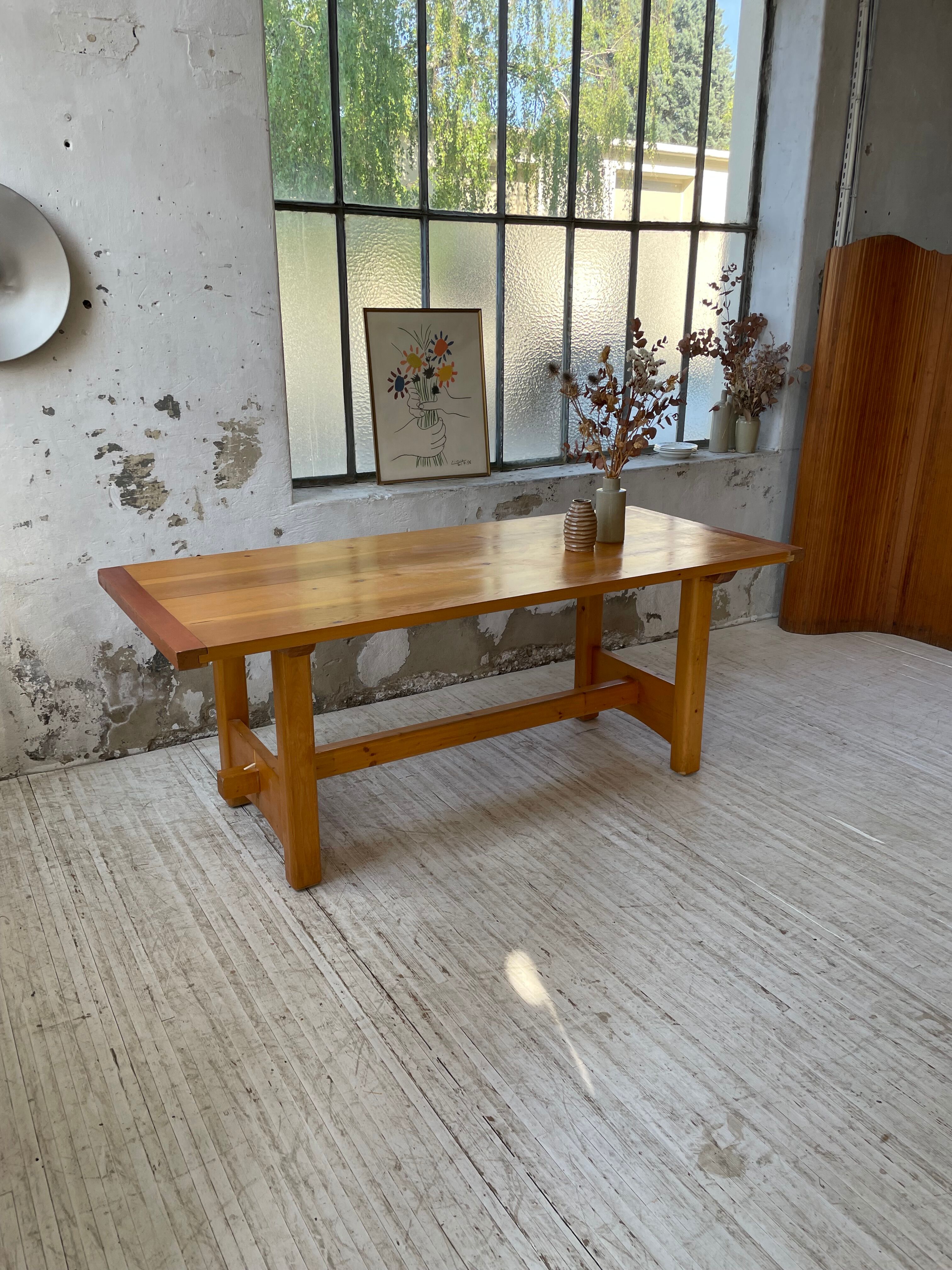 Mountain furniture table in pine 2m