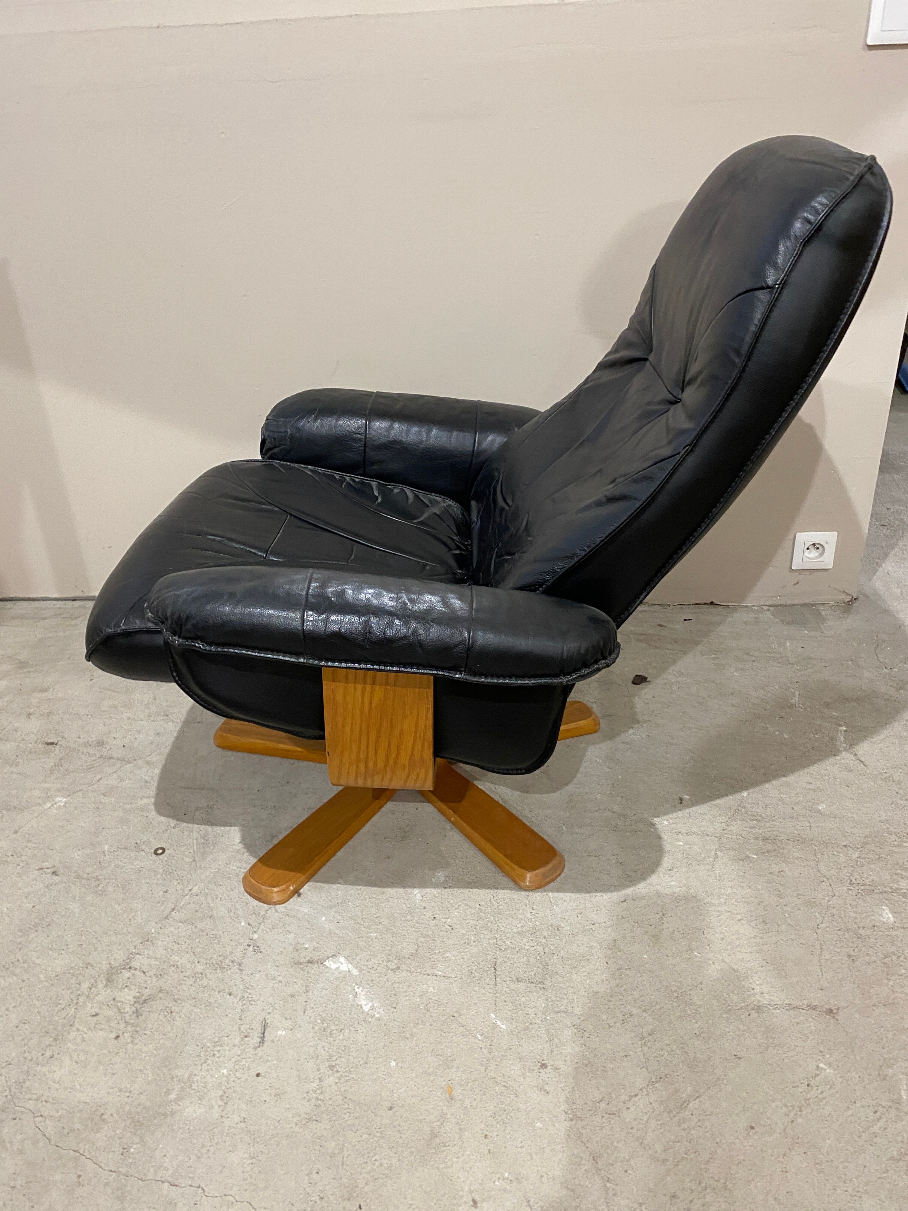 Scandinavian black leather relax armchair