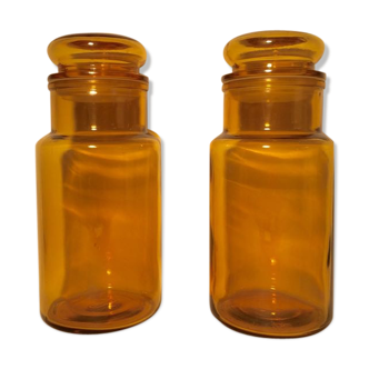 Duo of jars 70